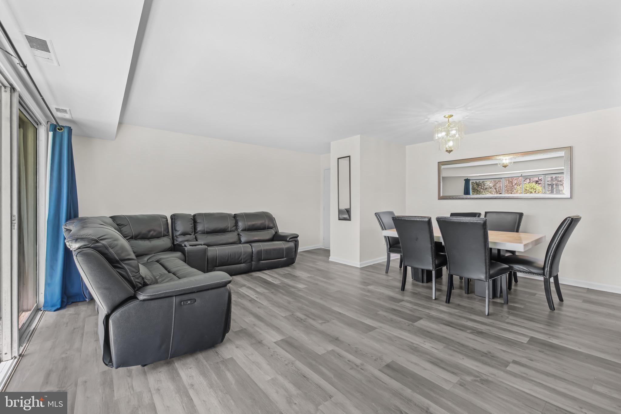 MOSBY WOODS GARDEN - Residential