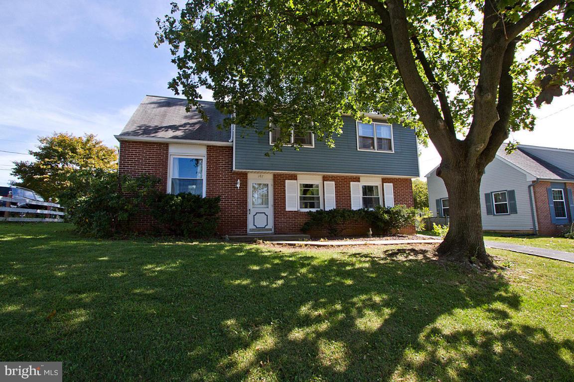 Spacious and nice looking single for only $165,000! 5 levels include 2 large family rooms, 4 BR, 1.5 Bath and first floor laundry. Relaxing backyard + off-street parking. Gas forced air heat. Central air can be added for around $3,000 to $4,000. Hardwood floors through much of home plus some replacement windows.