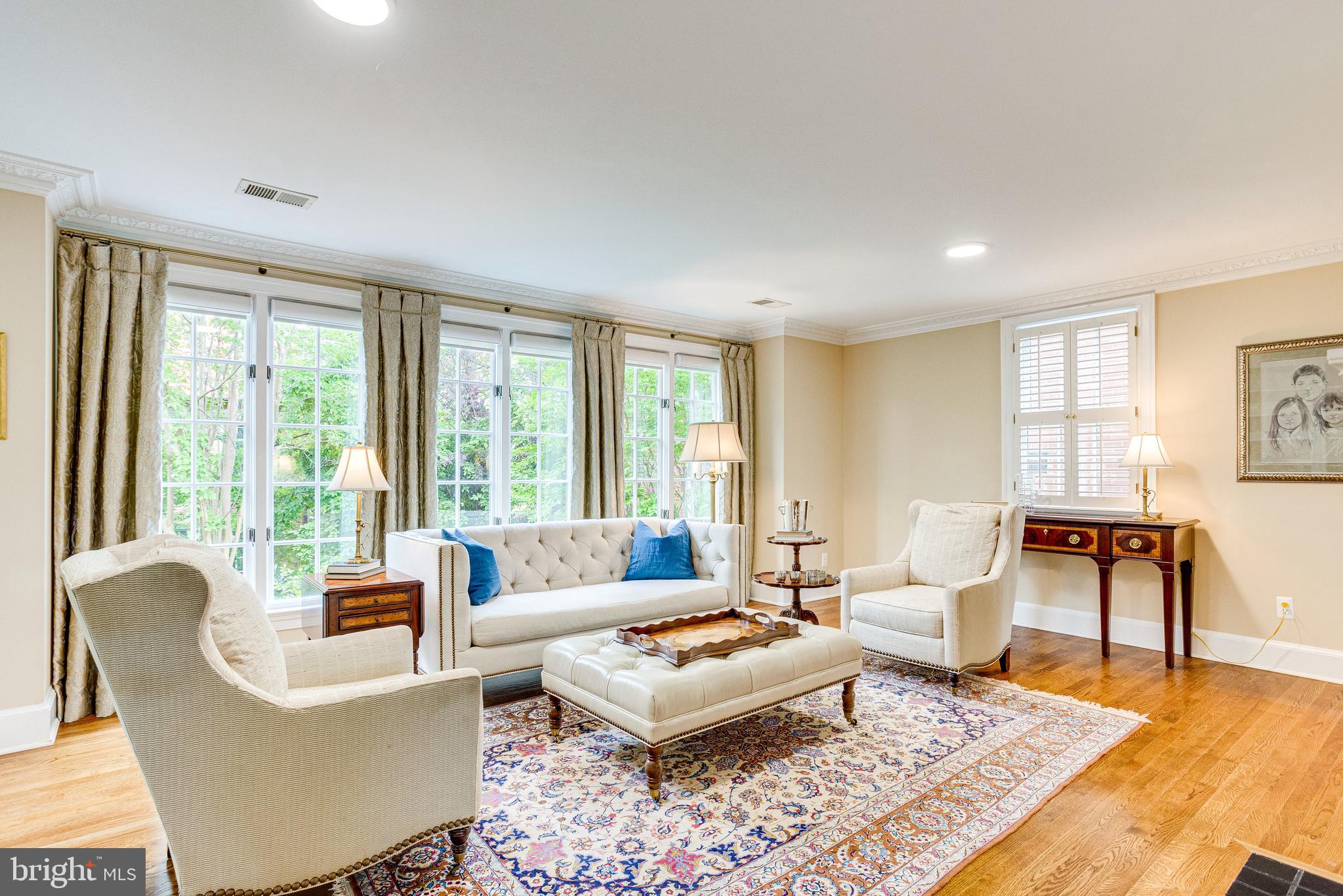 OLD TOWN ALEXANDRIA - Residential