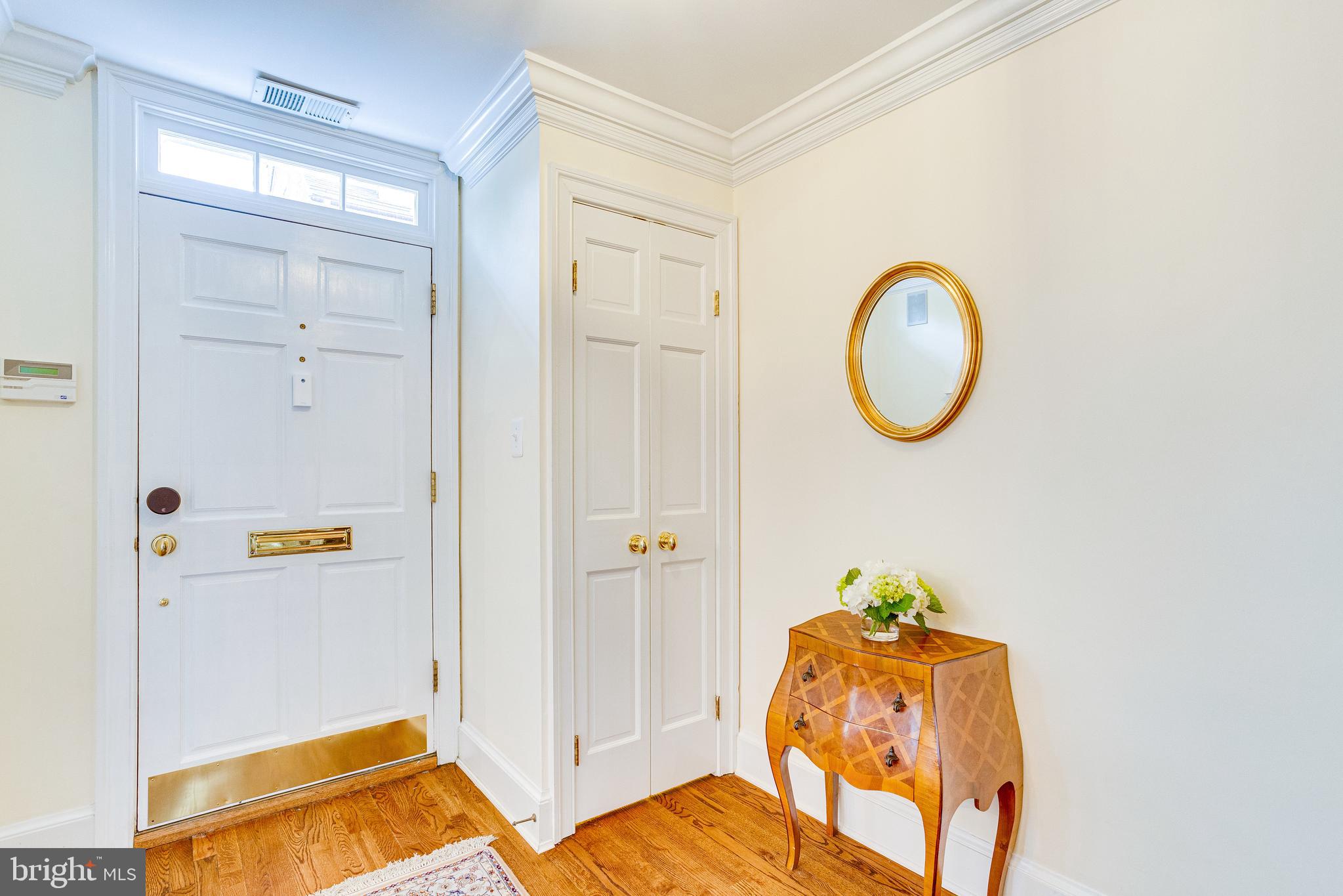 OLD TOWN ALEXANDRIA - Residential