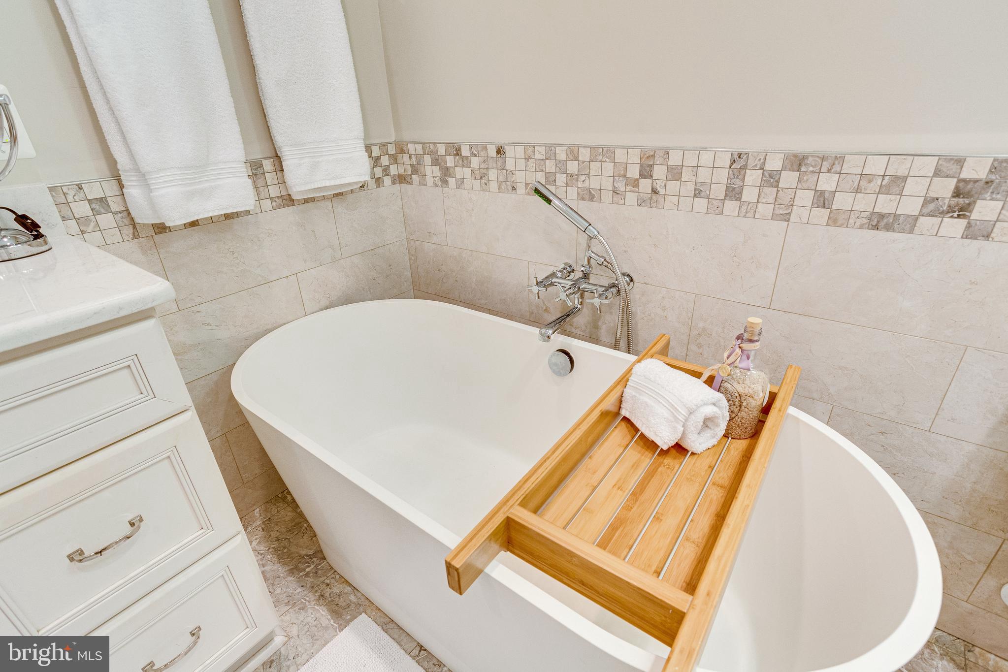 OLD TOWN ALEXANDRIA - Residential