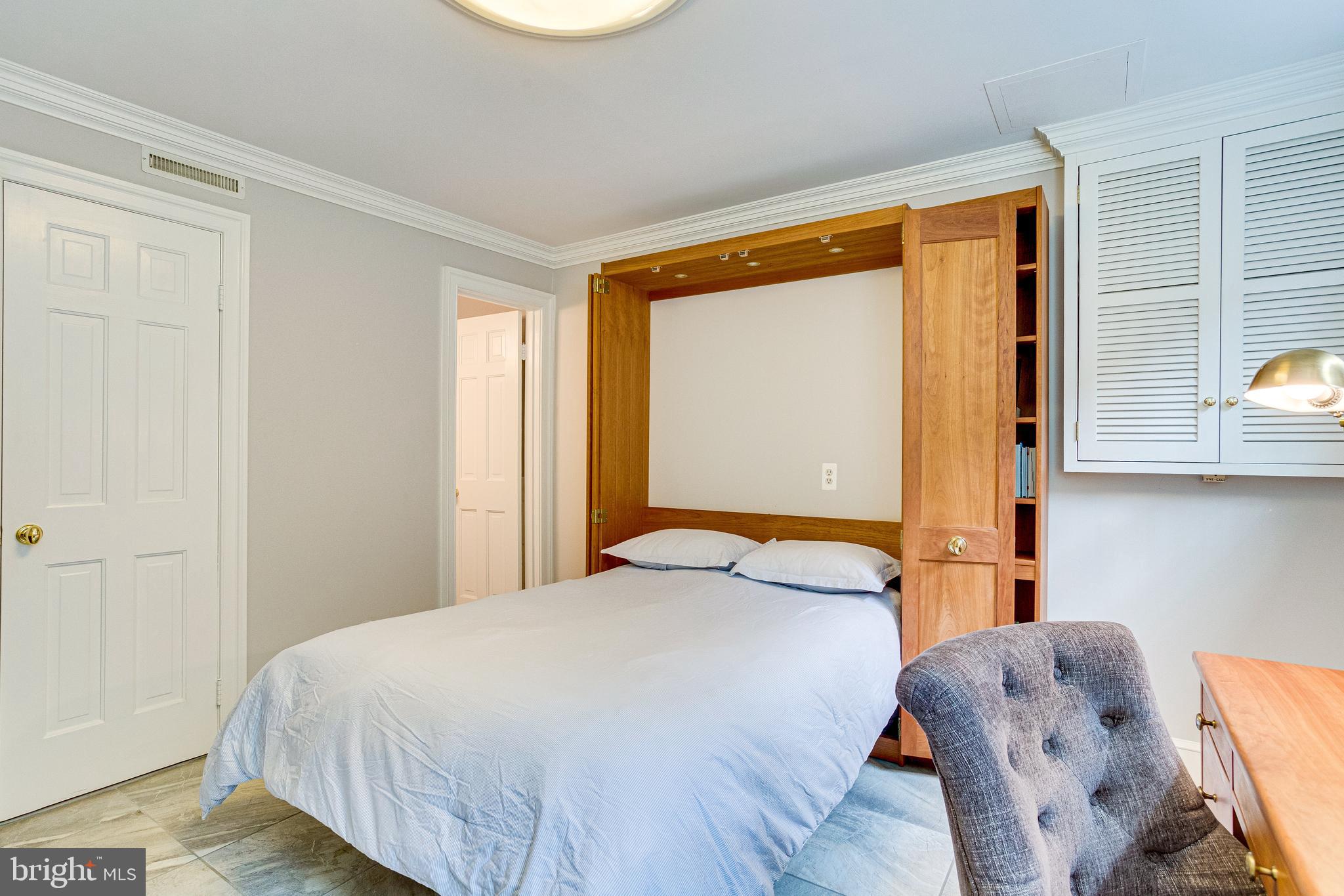 OLD TOWN ALEXANDRIA - Residential