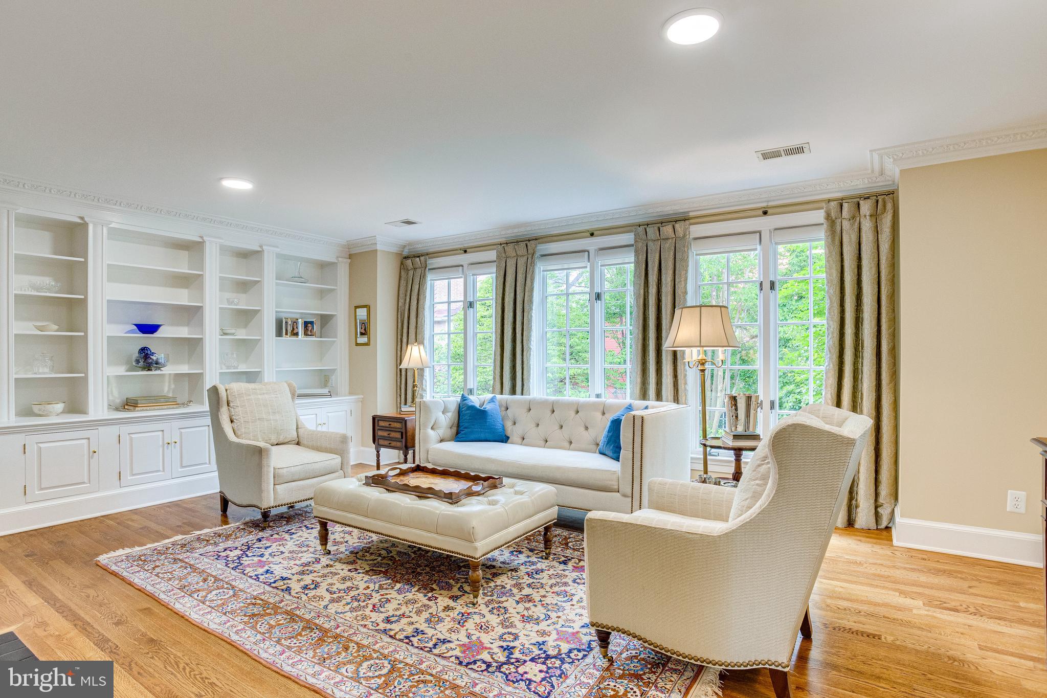 OLD TOWN ALEXANDRIA - Residential