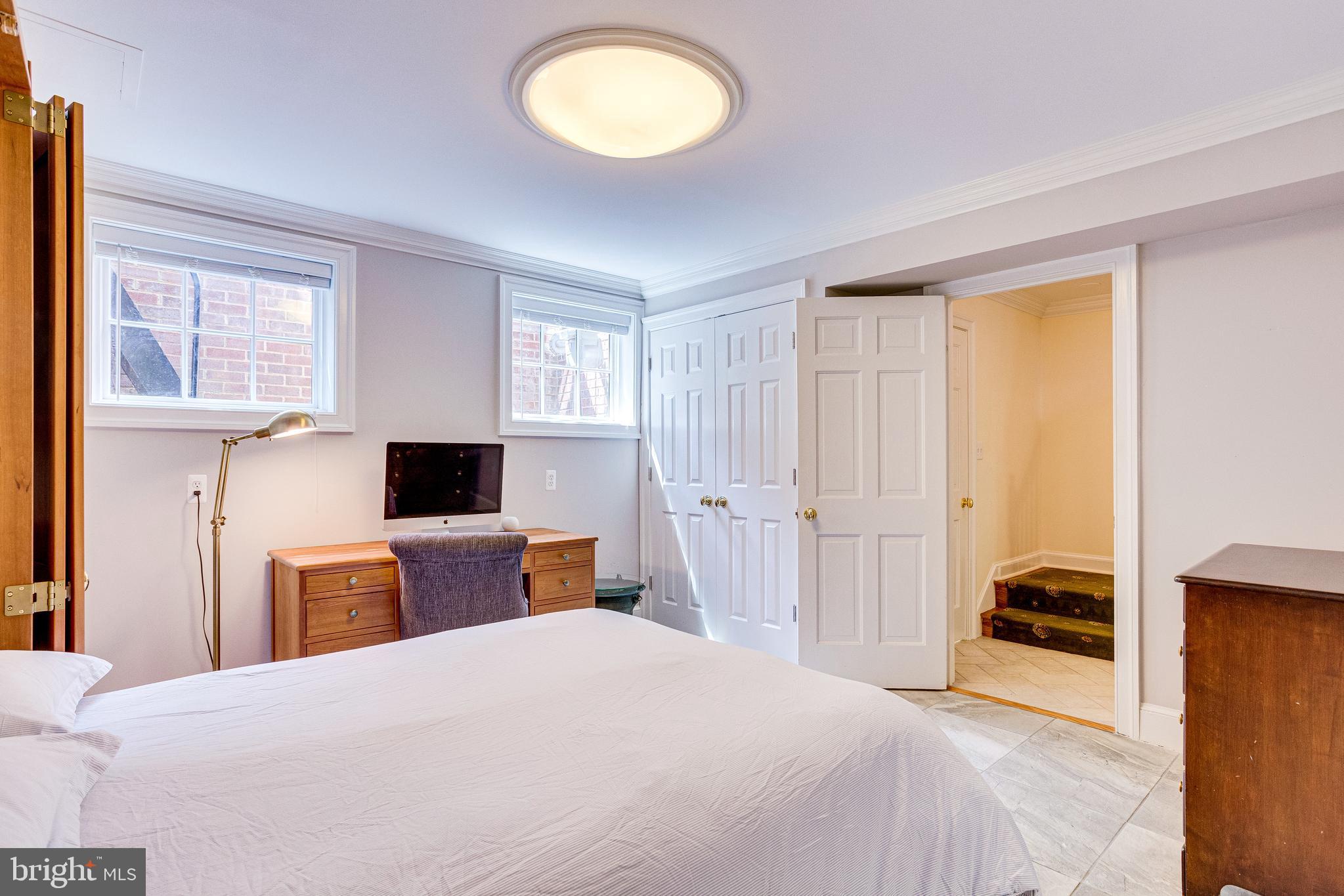 OLD TOWN ALEXANDRIA - Residential