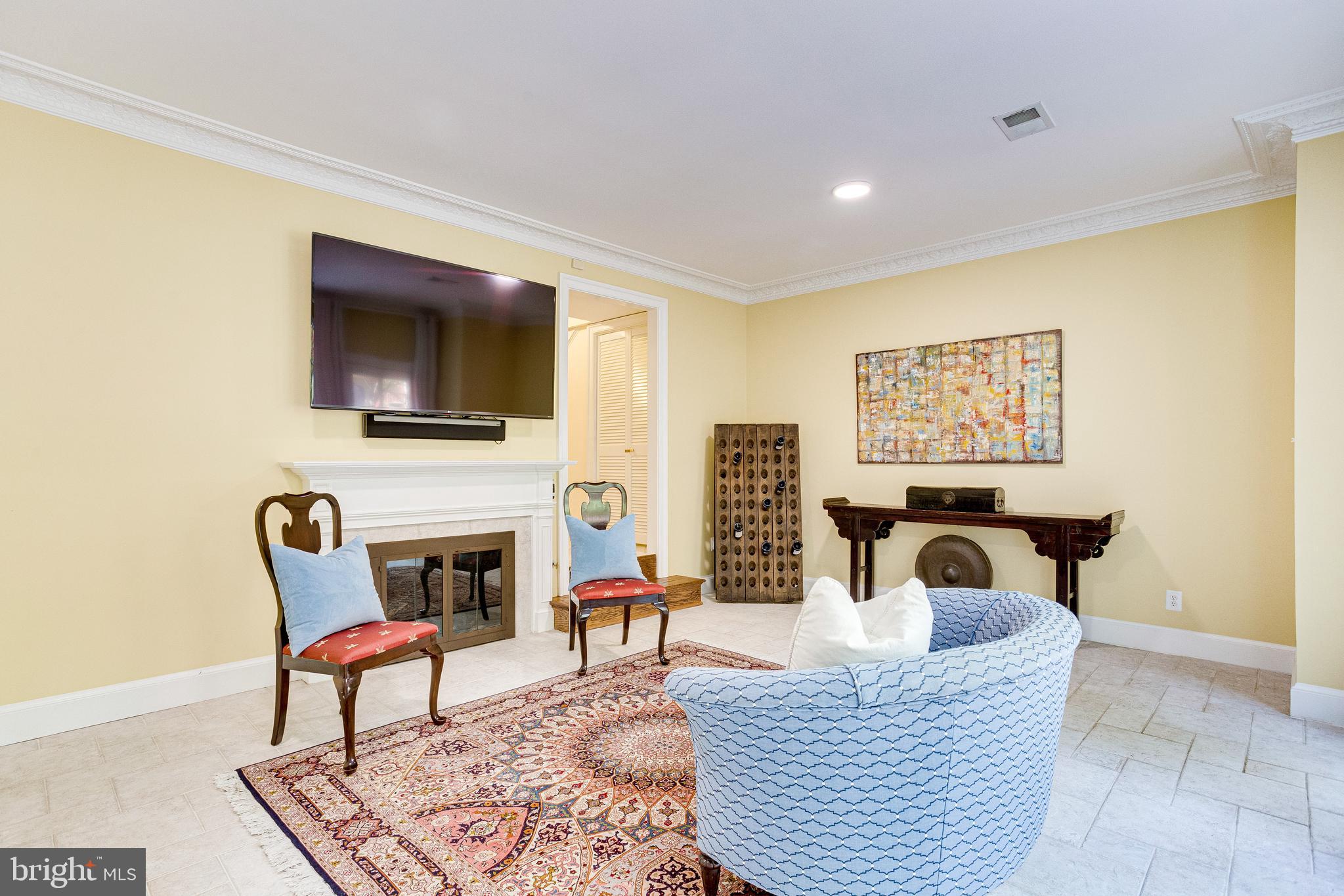 OLD TOWN ALEXANDRIA - Residential