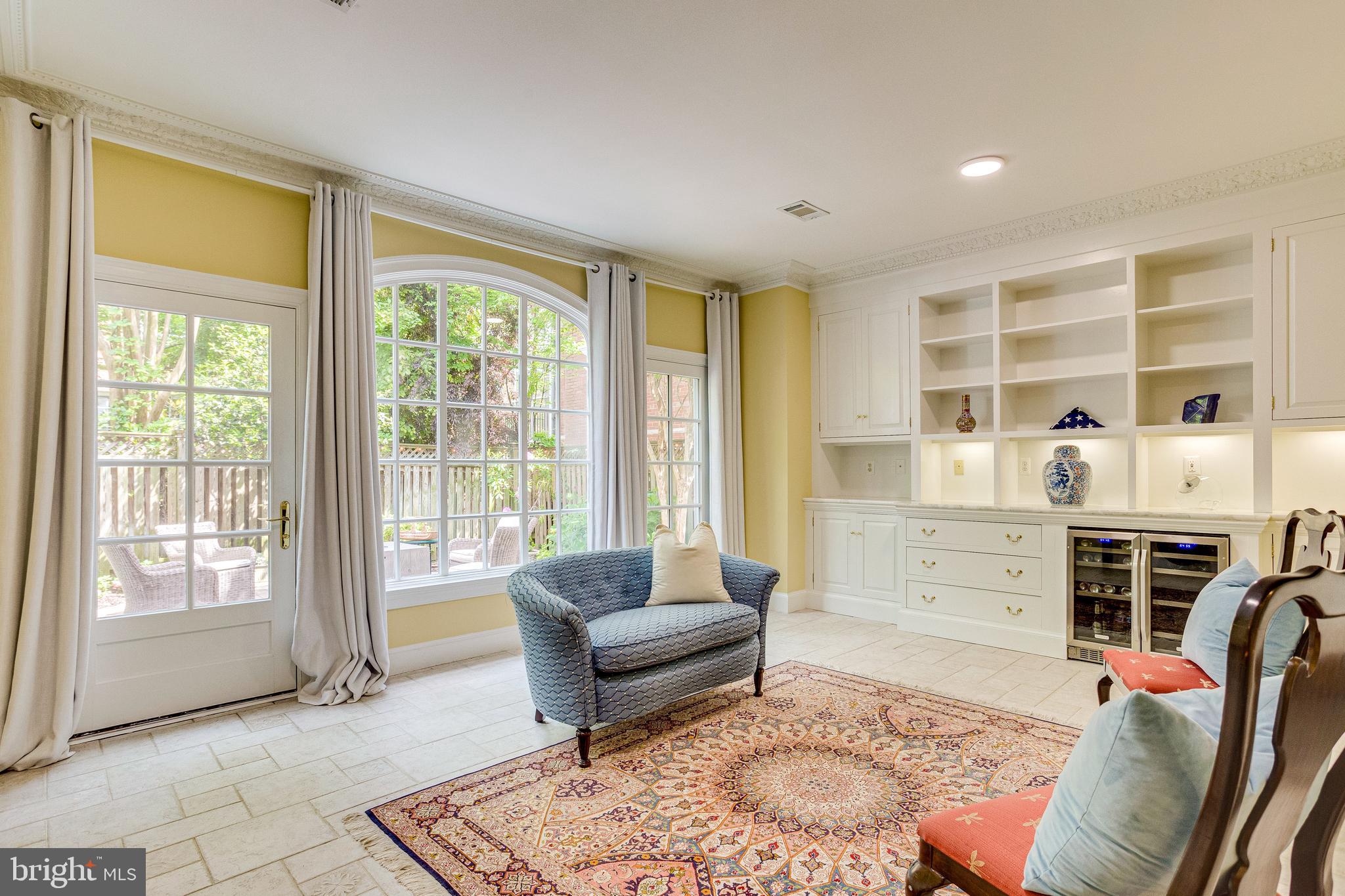 OLD TOWN ALEXANDRIA - Residential