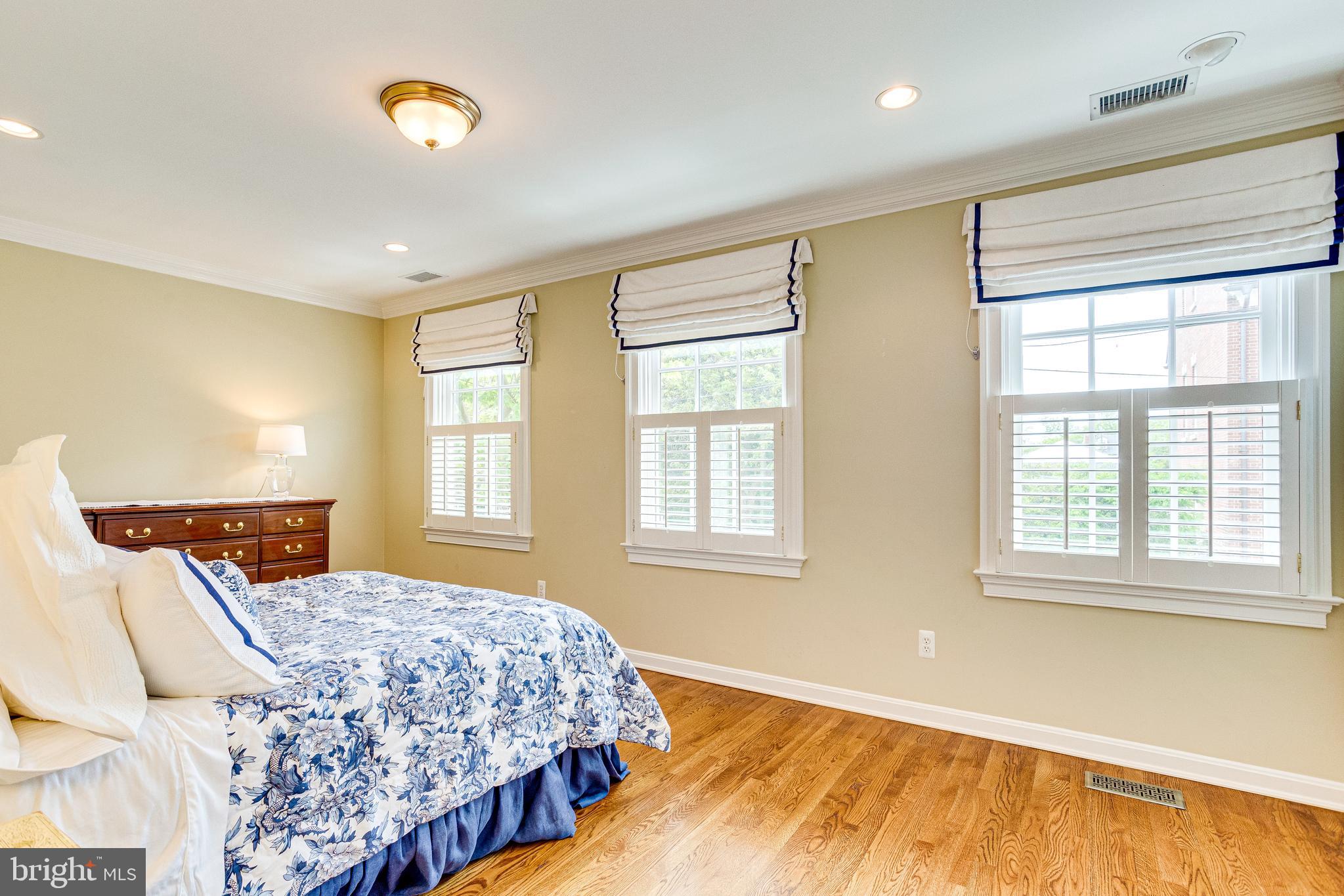 OLD TOWN ALEXANDRIA - Residential