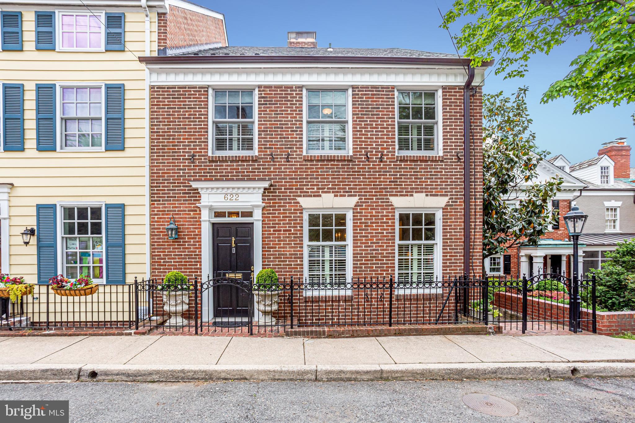 OLD TOWN ALEXANDRIA - Residential