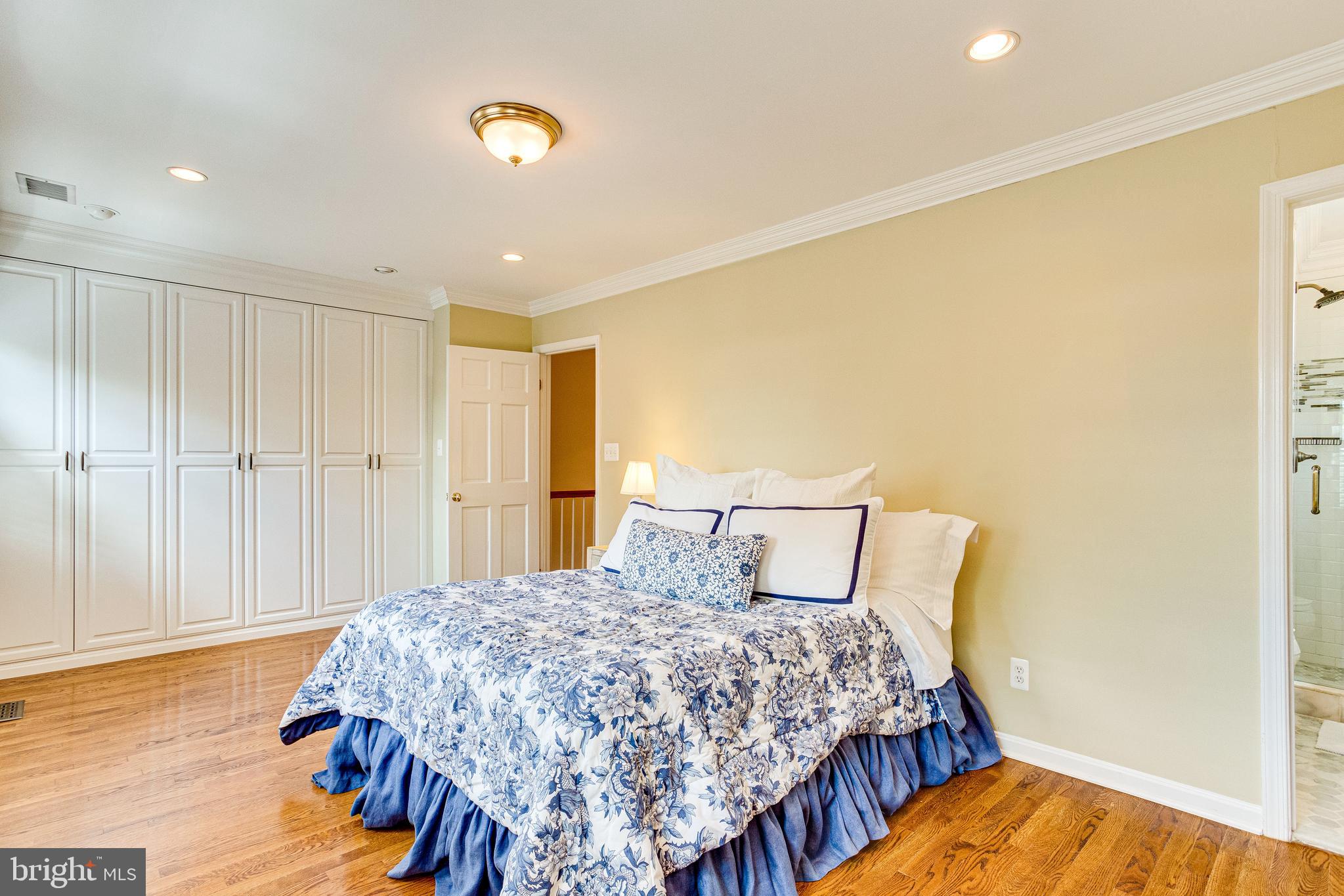 OLD TOWN ALEXANDRIA - Residential