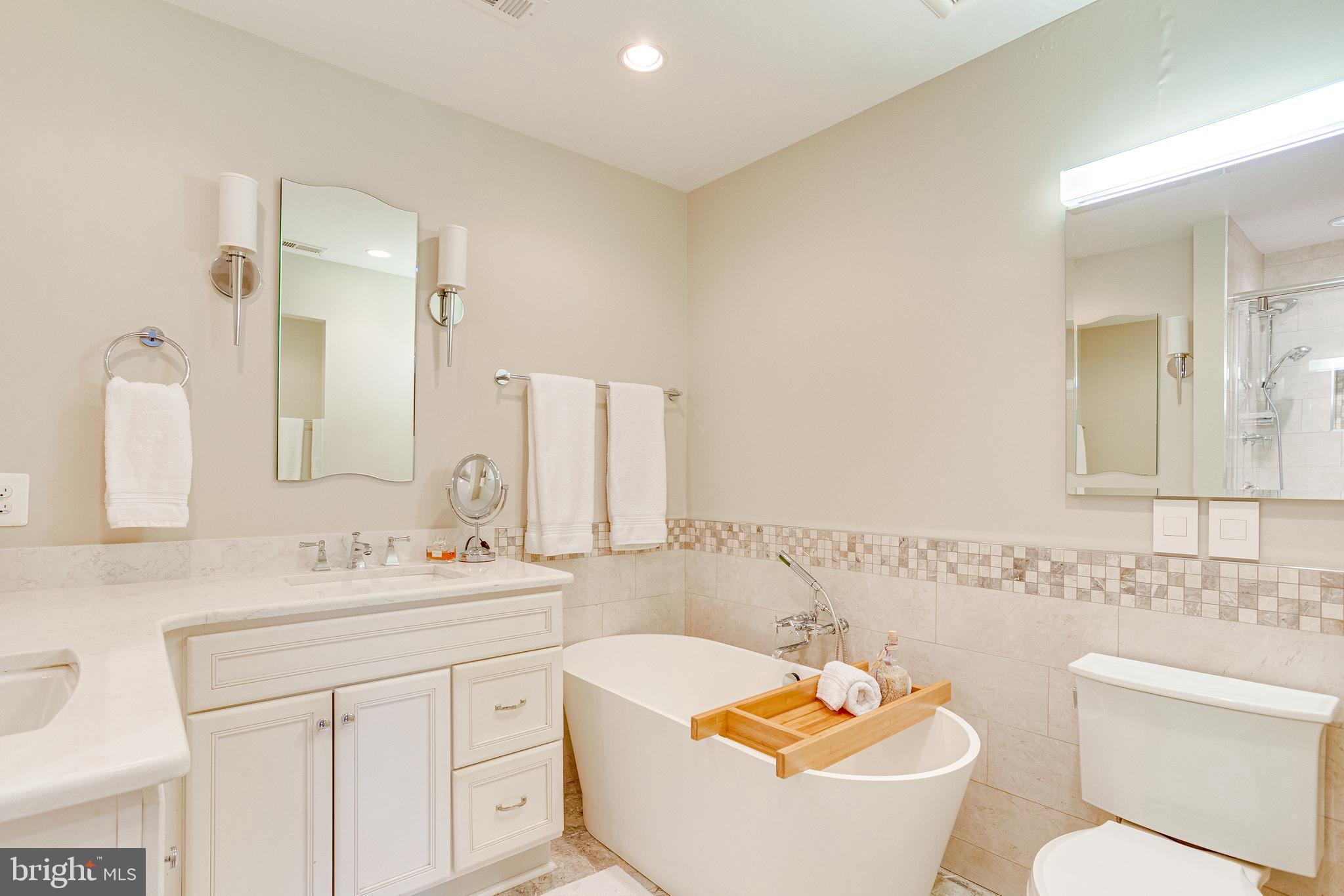 OLD TOWN ALEXANDRIA - Residential