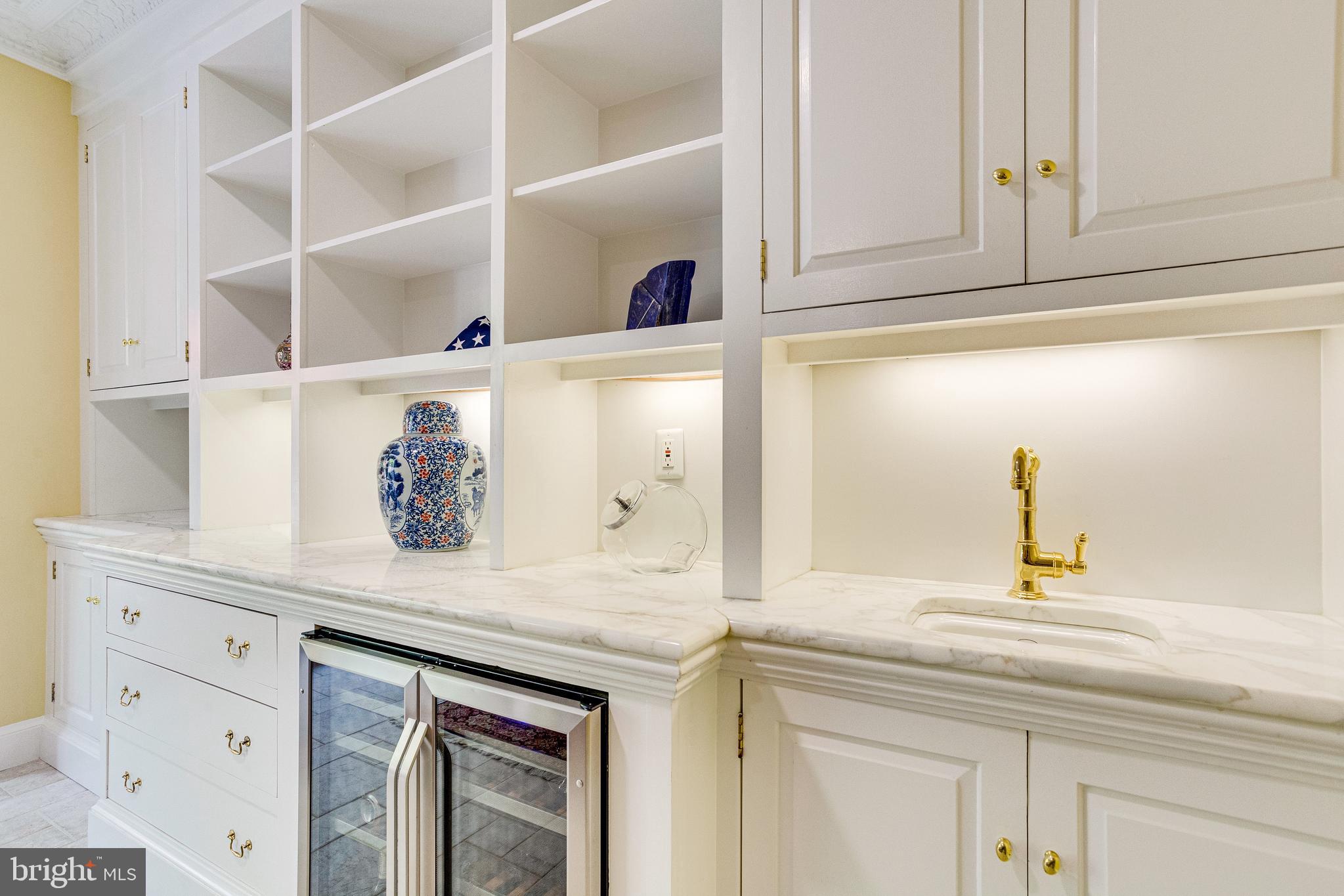 OLD TOWN ALEXANDRIA - Residential