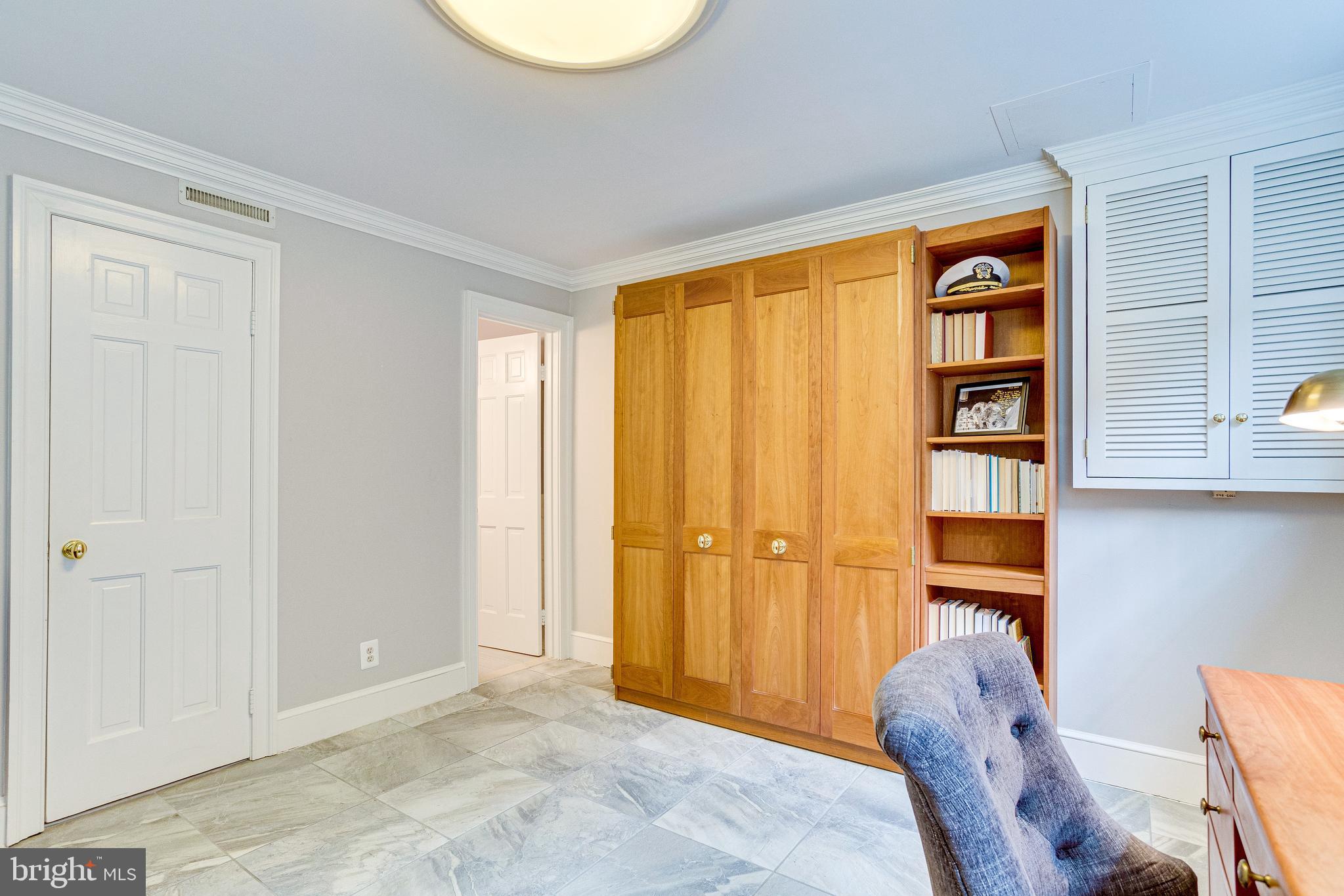 OLD TOWN ALEXANDRIA - Residential