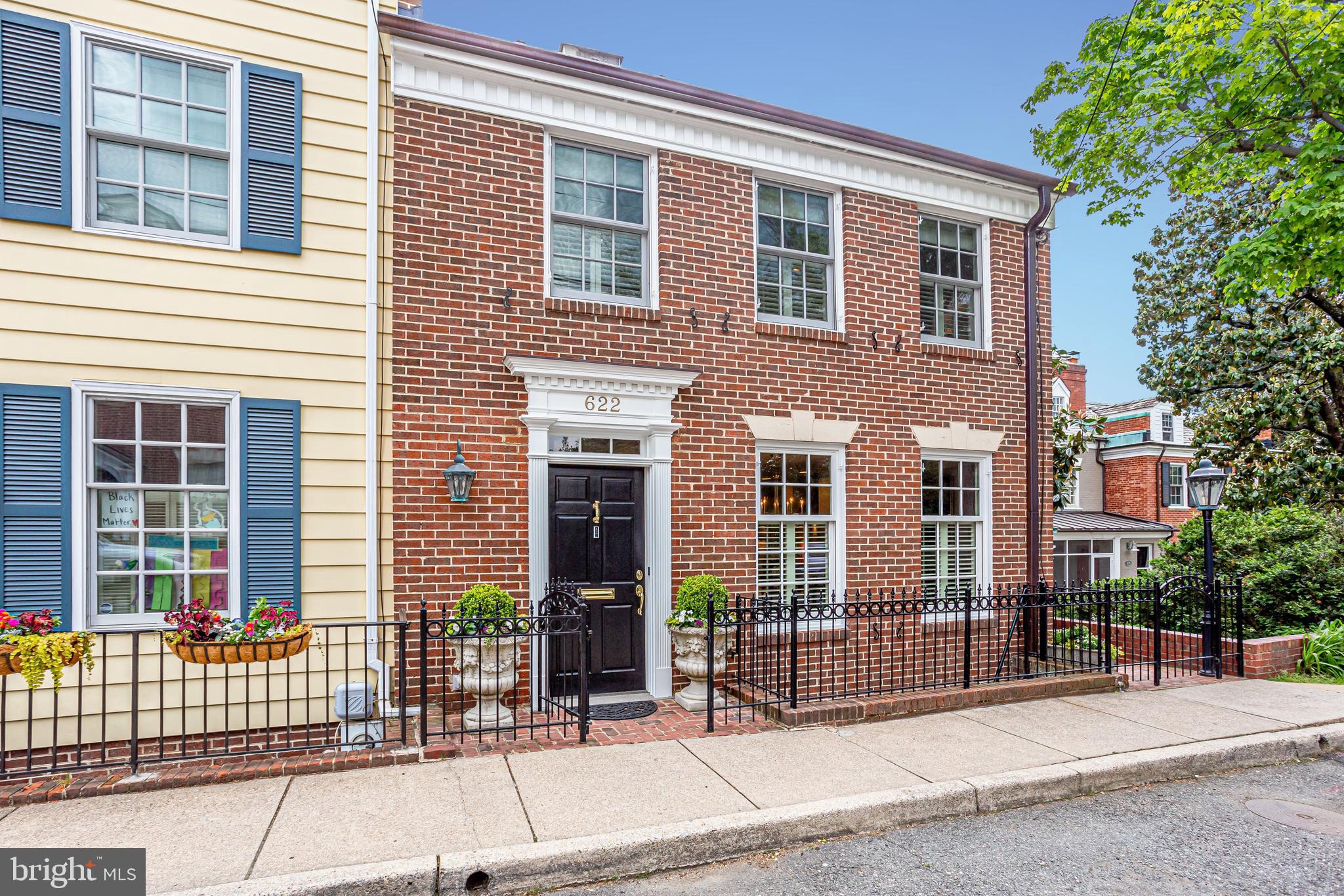 OLD TOWN ALEXANDRIA - Residential