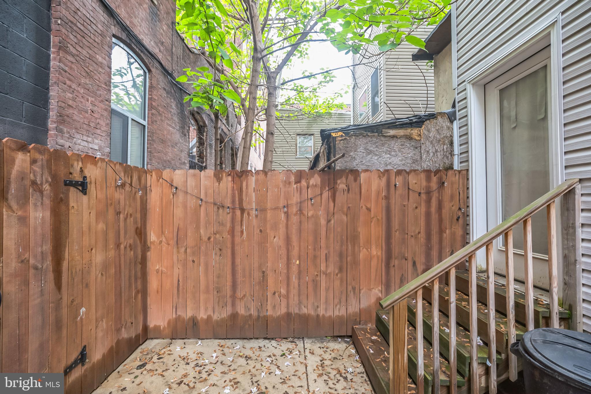 EAST KENSINGTON - Residential Income