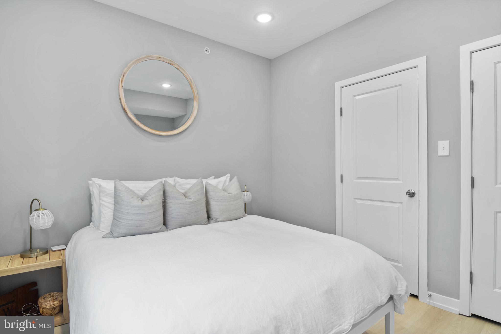 EAST KENSINGTON - Residential Income