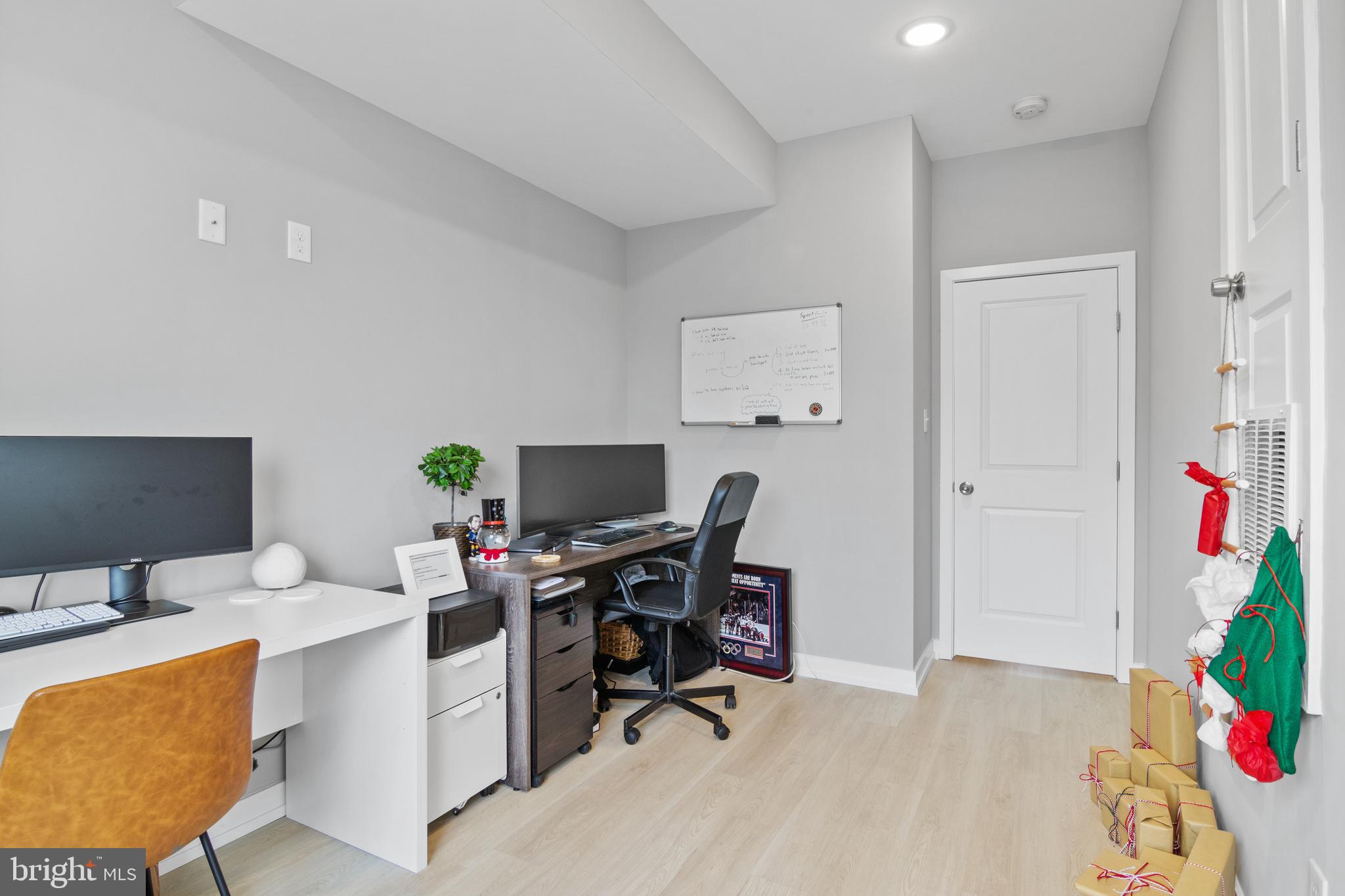 EAST KENSINGTON - Residential Income