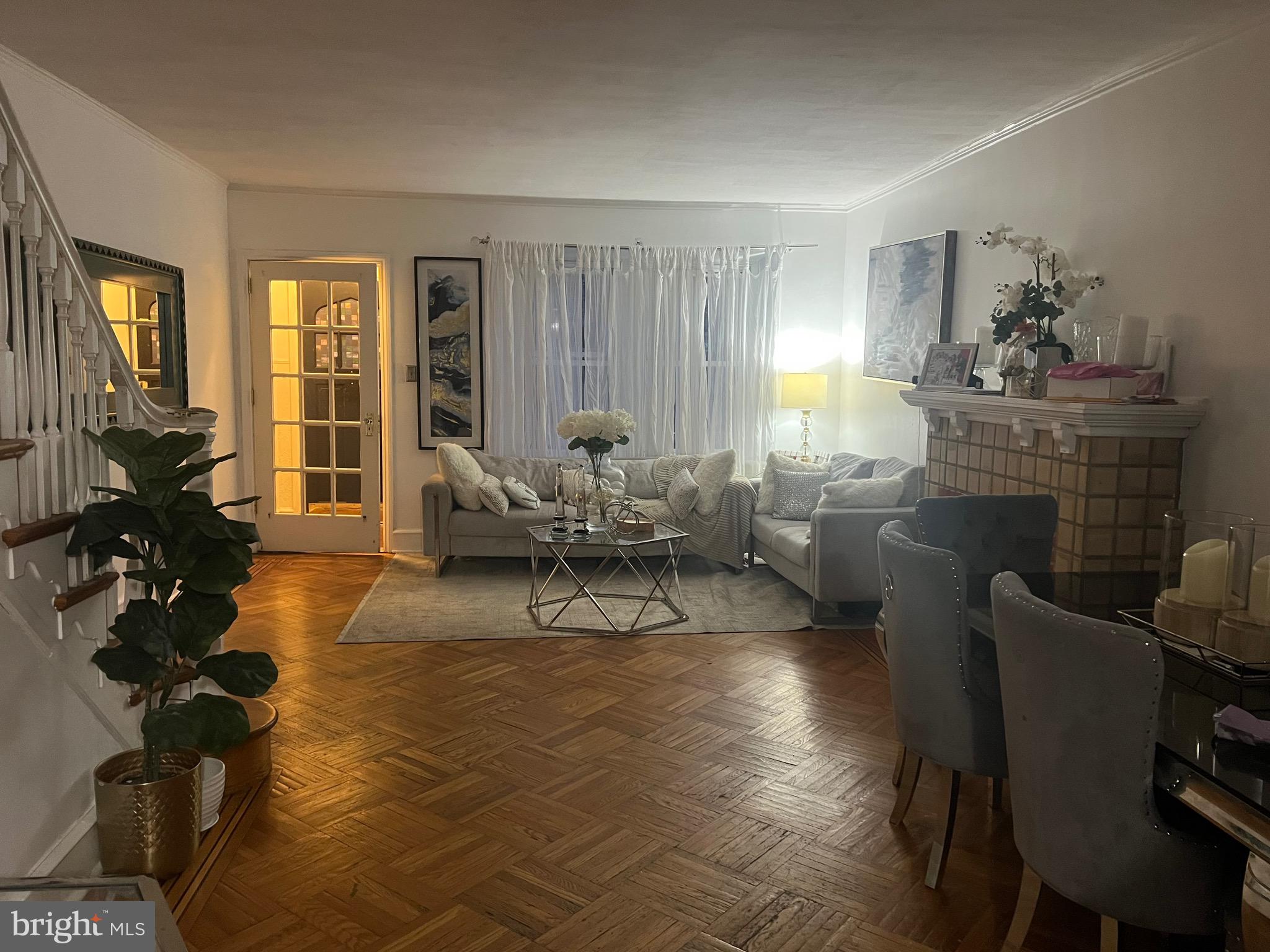 3221 WELLINGTON STREET