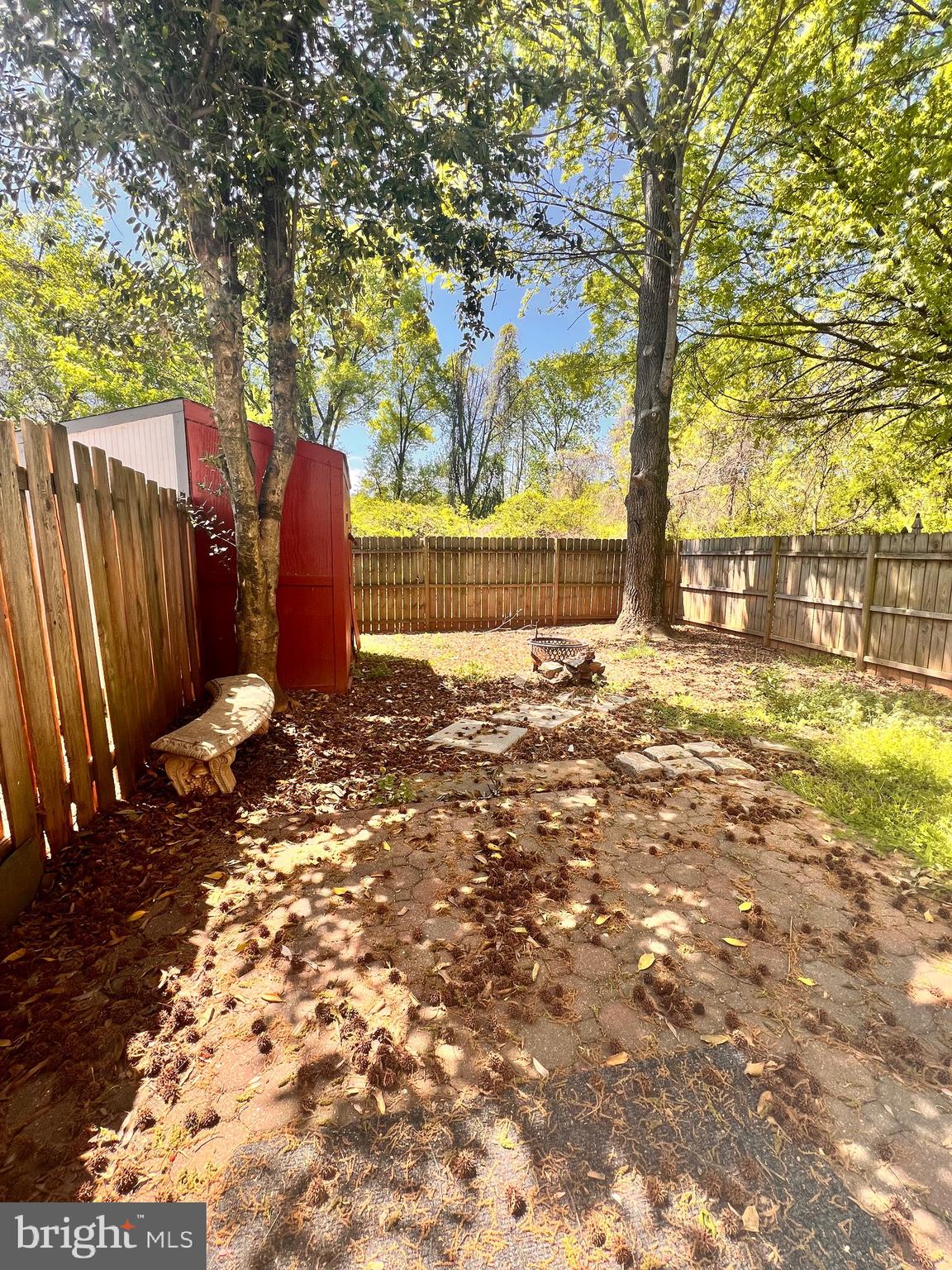 GLEN OAKS - Residential Lease