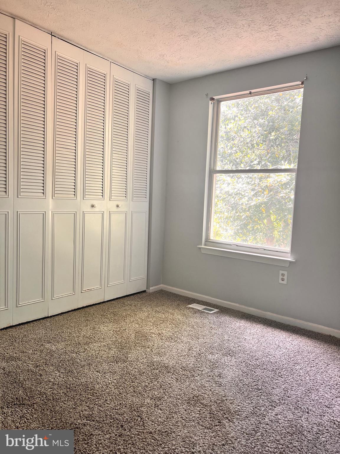 GLEN OAKS - Residential Lease