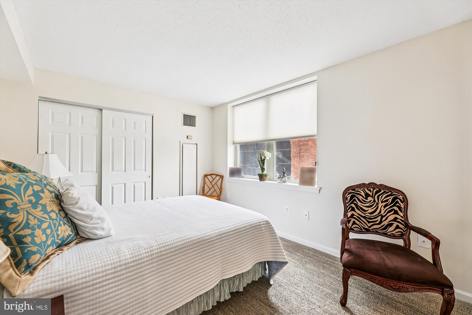 THE JEFFERSON - SUNRISE SENIOR LIVING - Residential