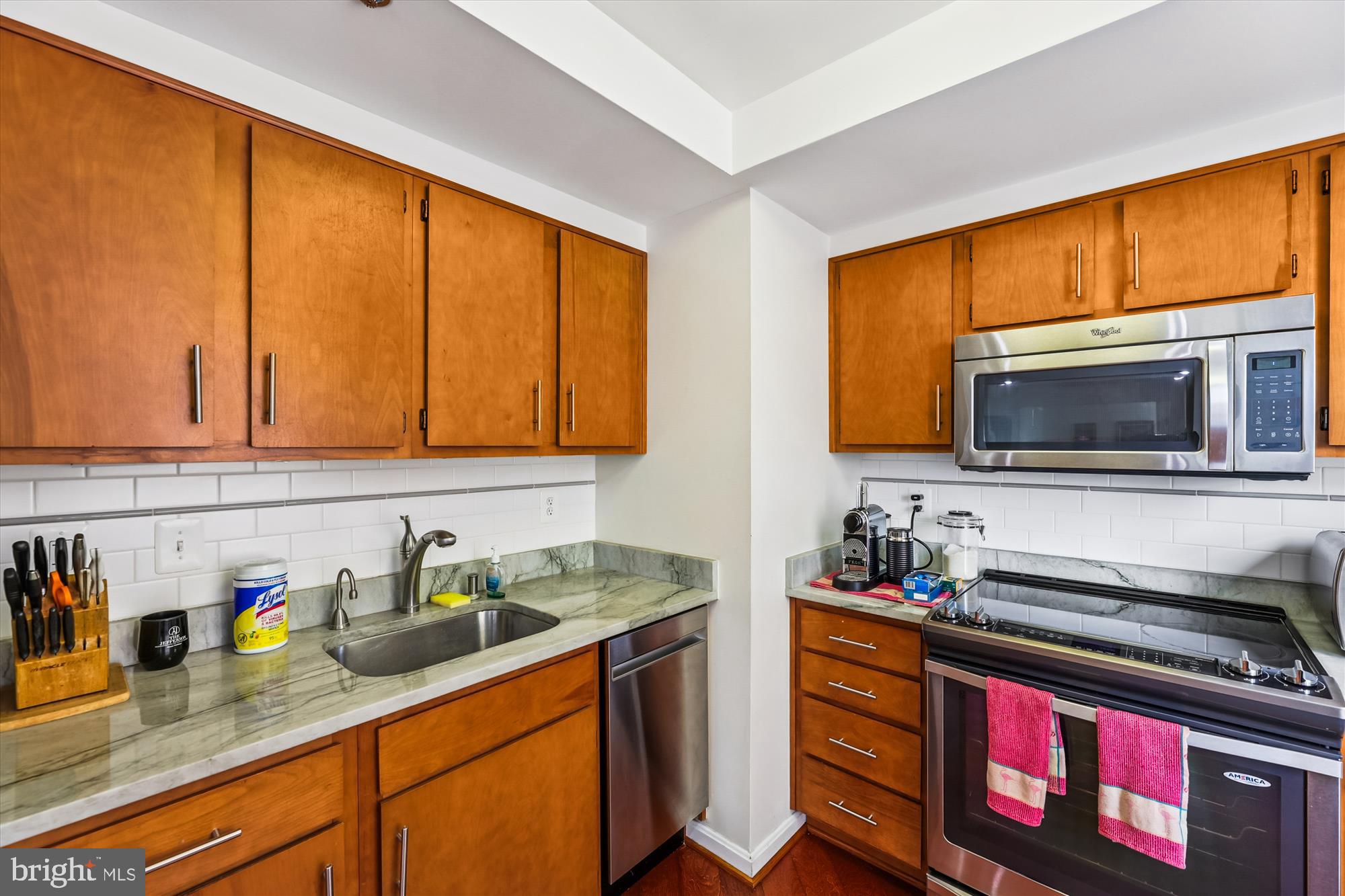 THE JEFFERSON - SUNRISE SENIOR LIVING - Residential