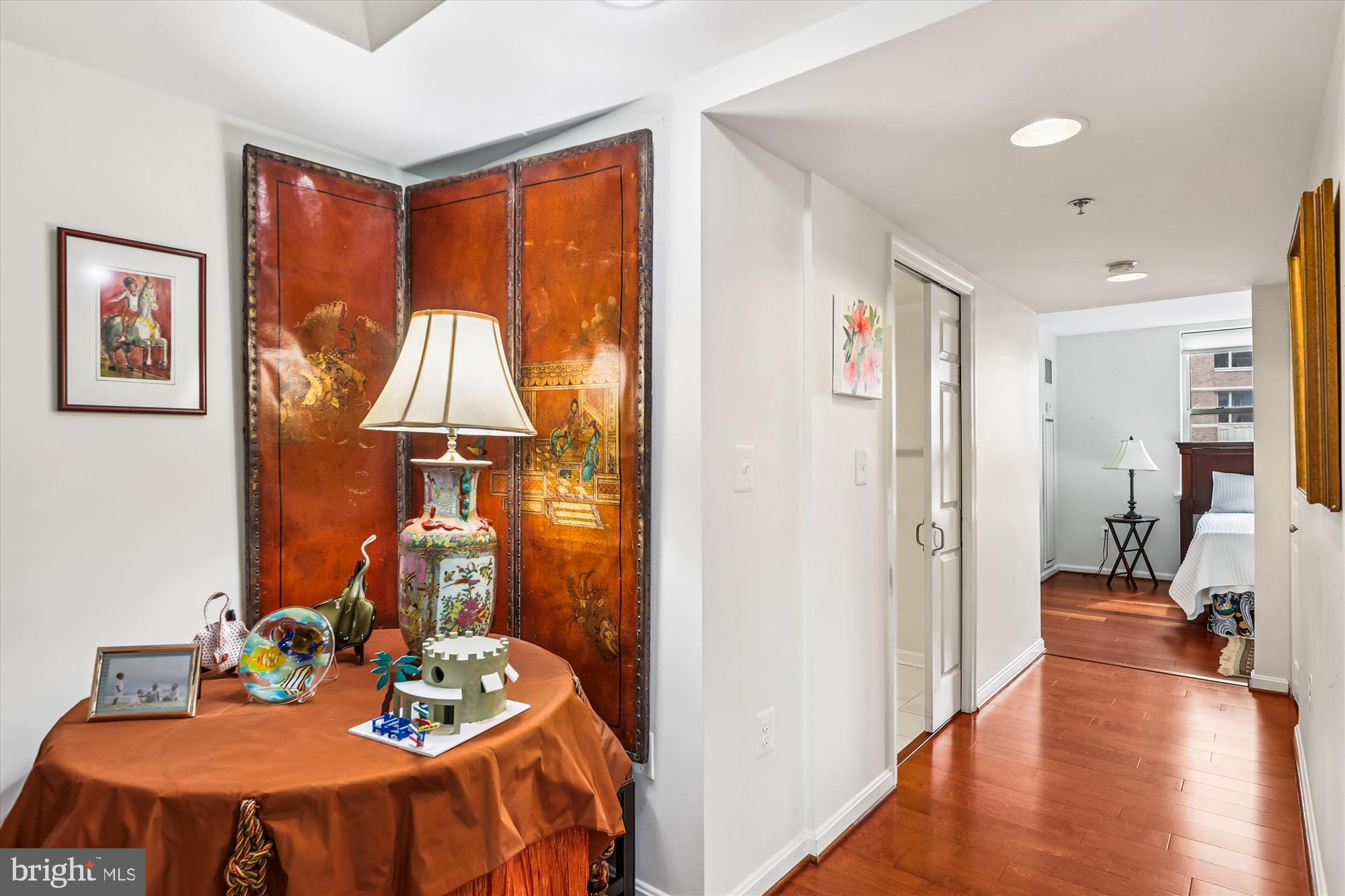 900 N TAYLOR STREET 904-06