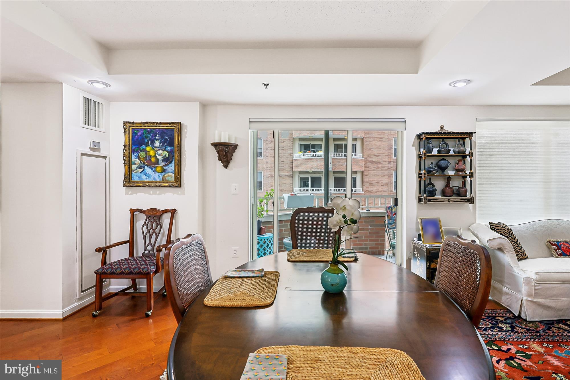 THE JEFFERSON - SUNRISE SENIOR LIVING - Residential