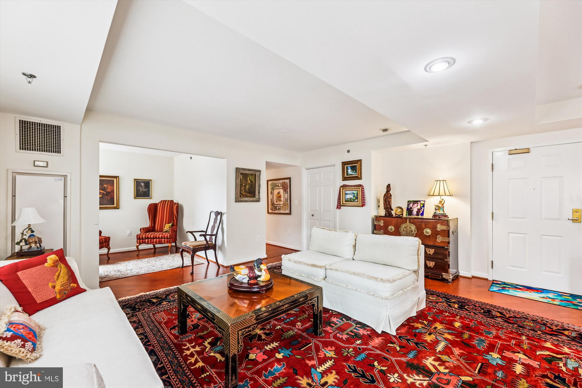 900 N TAYLOR STREET 904-06