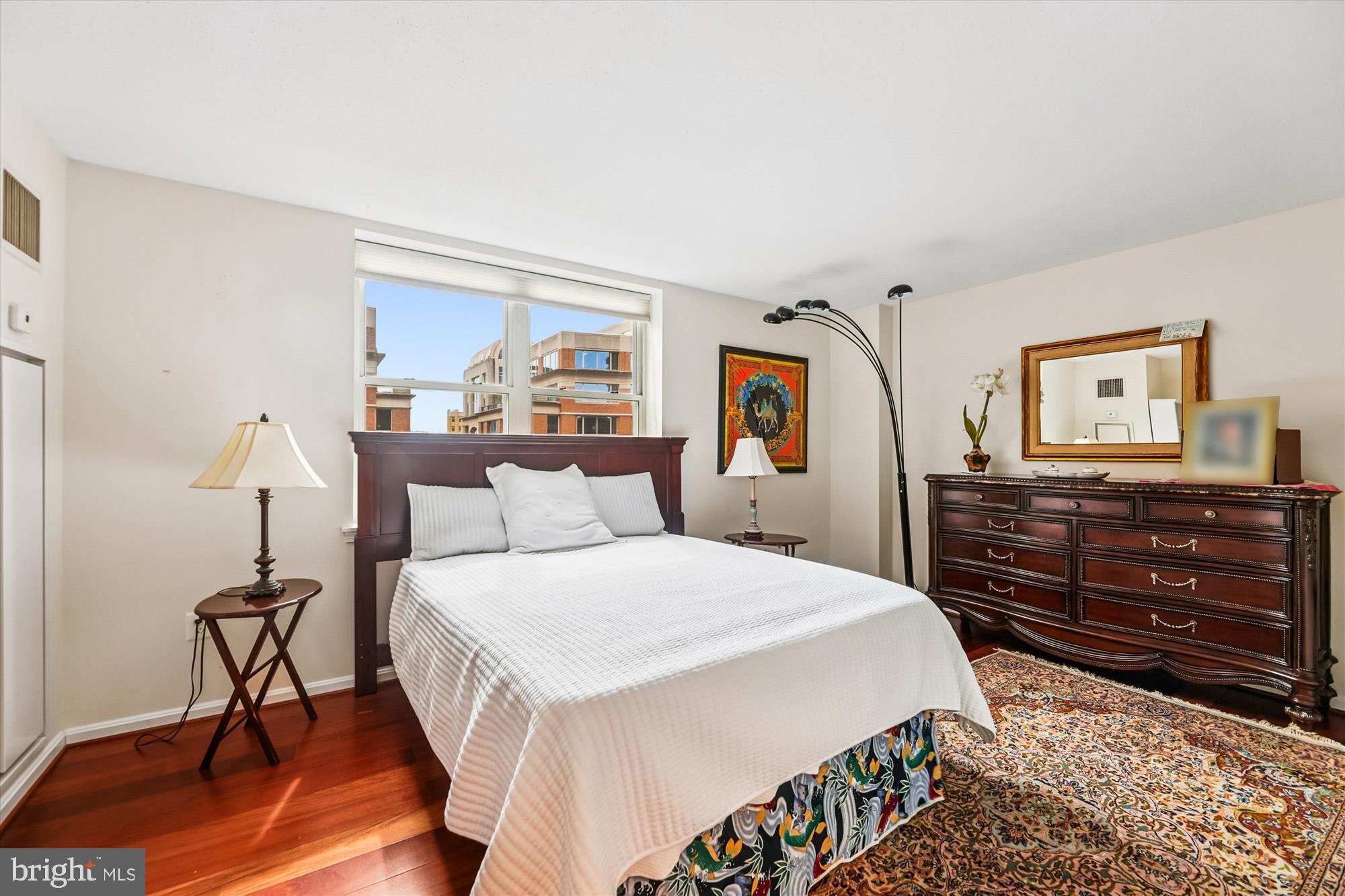 THE JEFFERSON - SUNRISE SENIOR LIVING - Residential