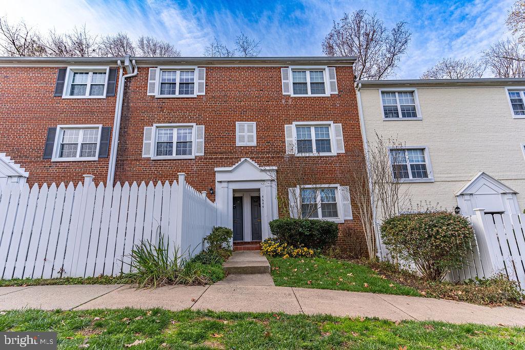 THE ARLINGTON - Residential Lease