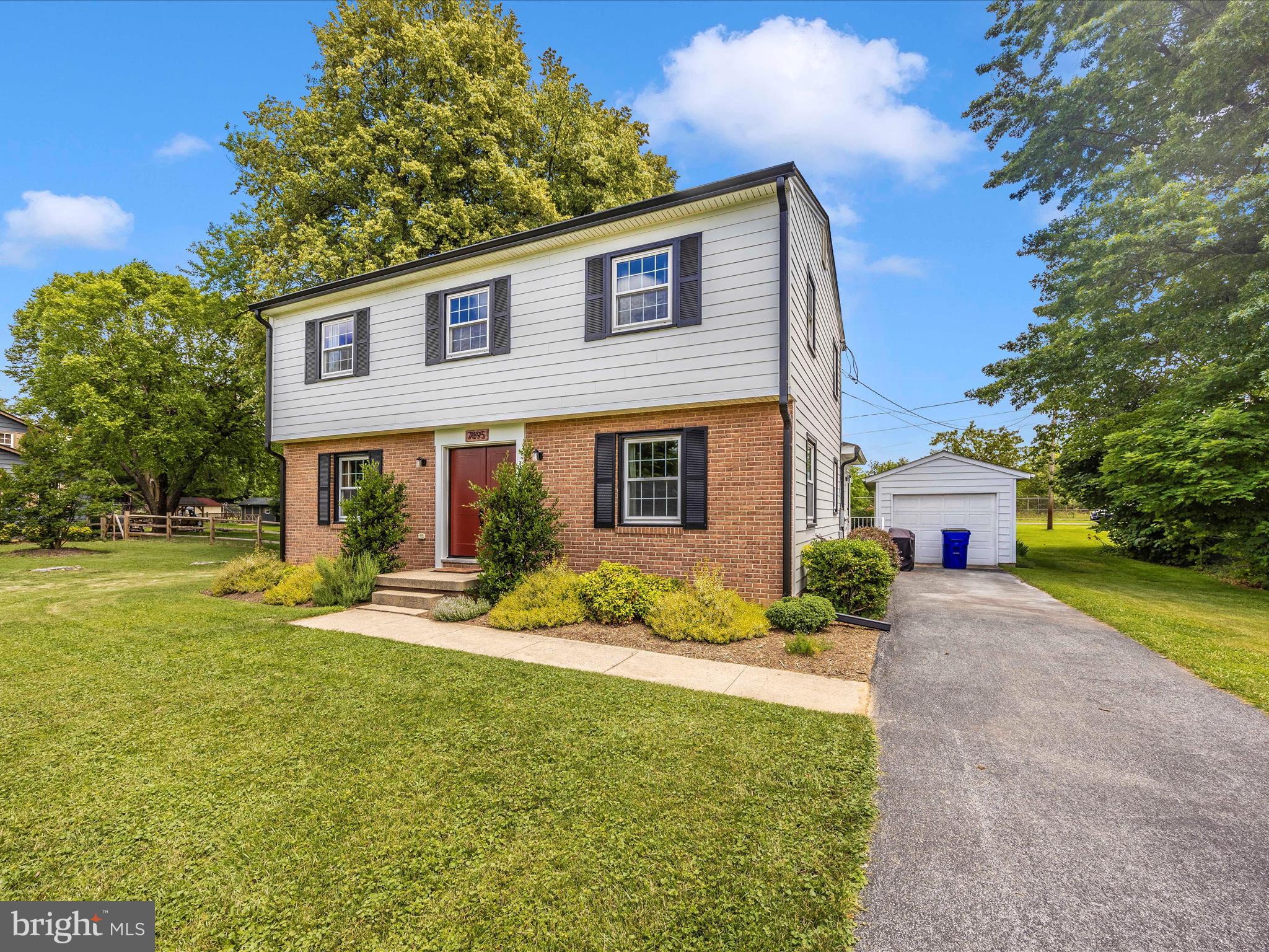 WEST HILLS - Residential