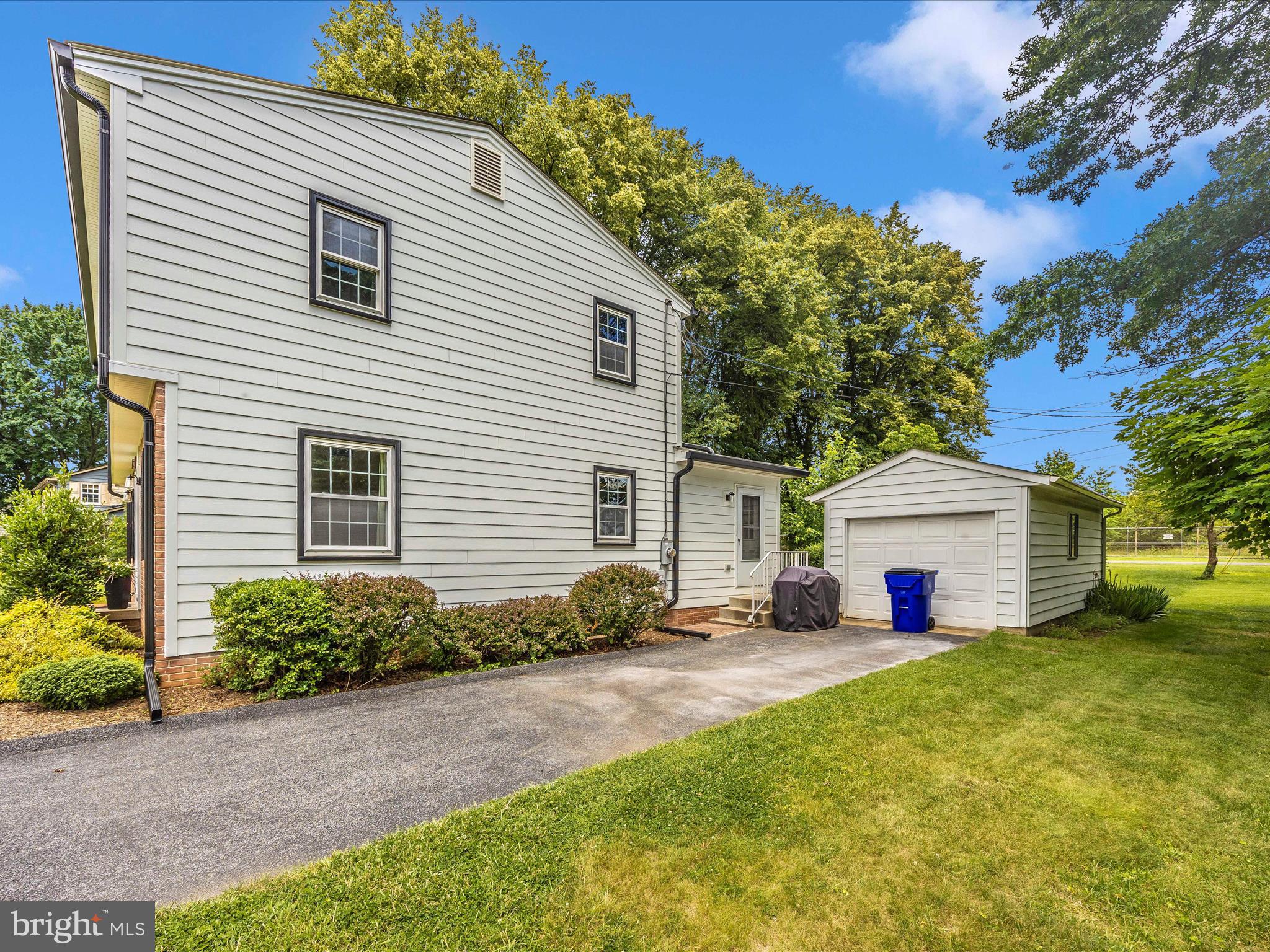 WEST HILLS - Residential