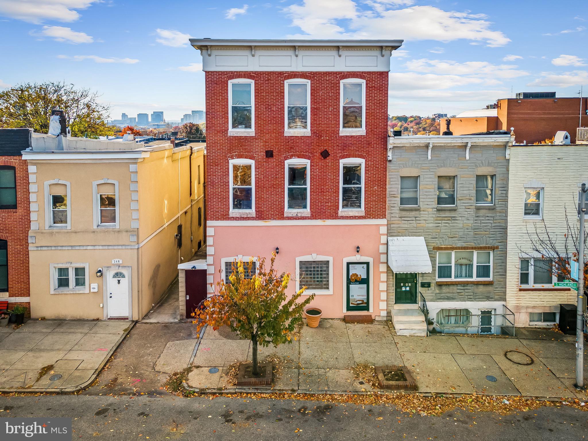 HIGHLANDTOWN - Residential