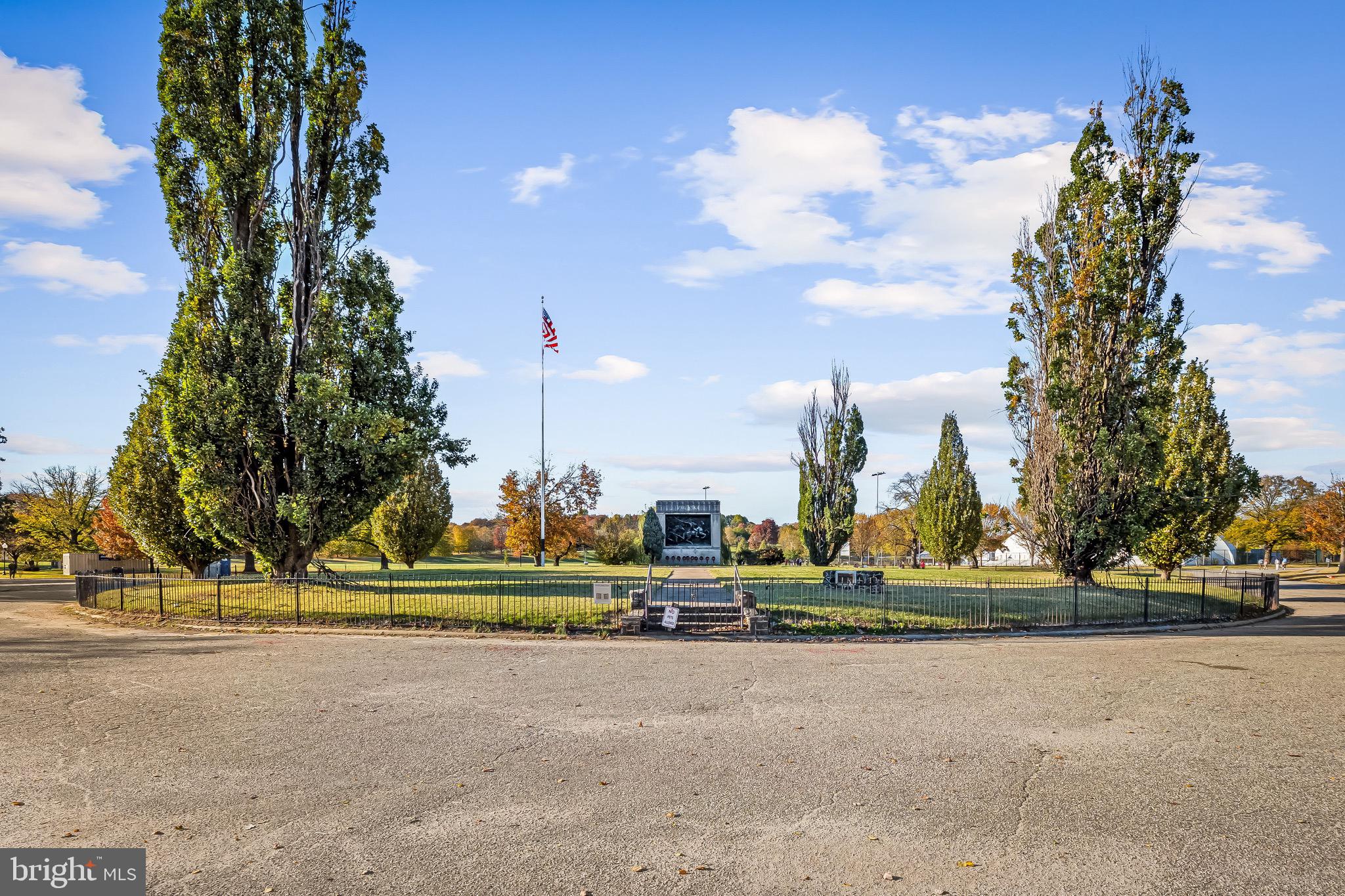 HIGHLANDTOWN - Residential