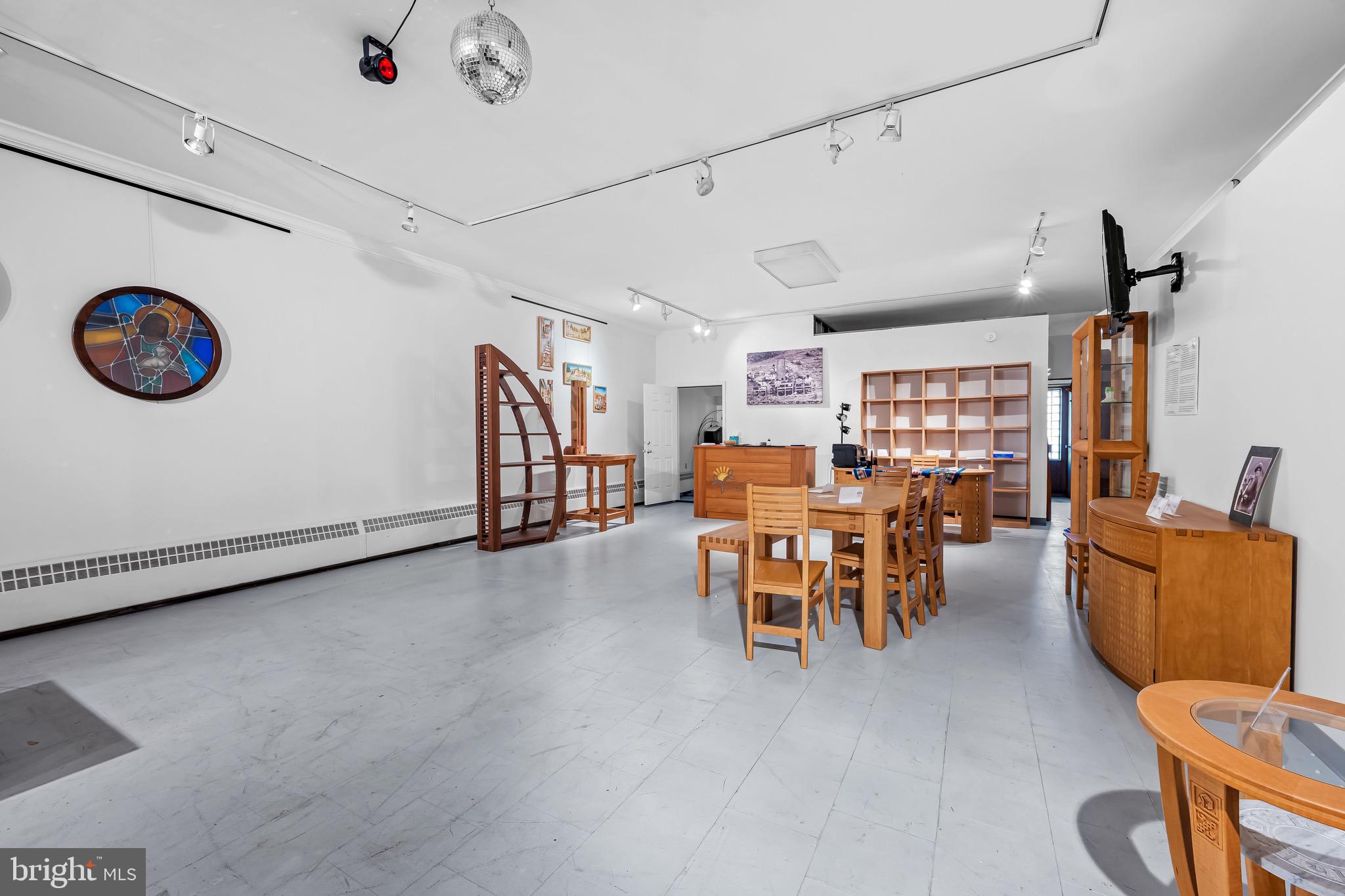 HIGHLANDTOWN - Residential