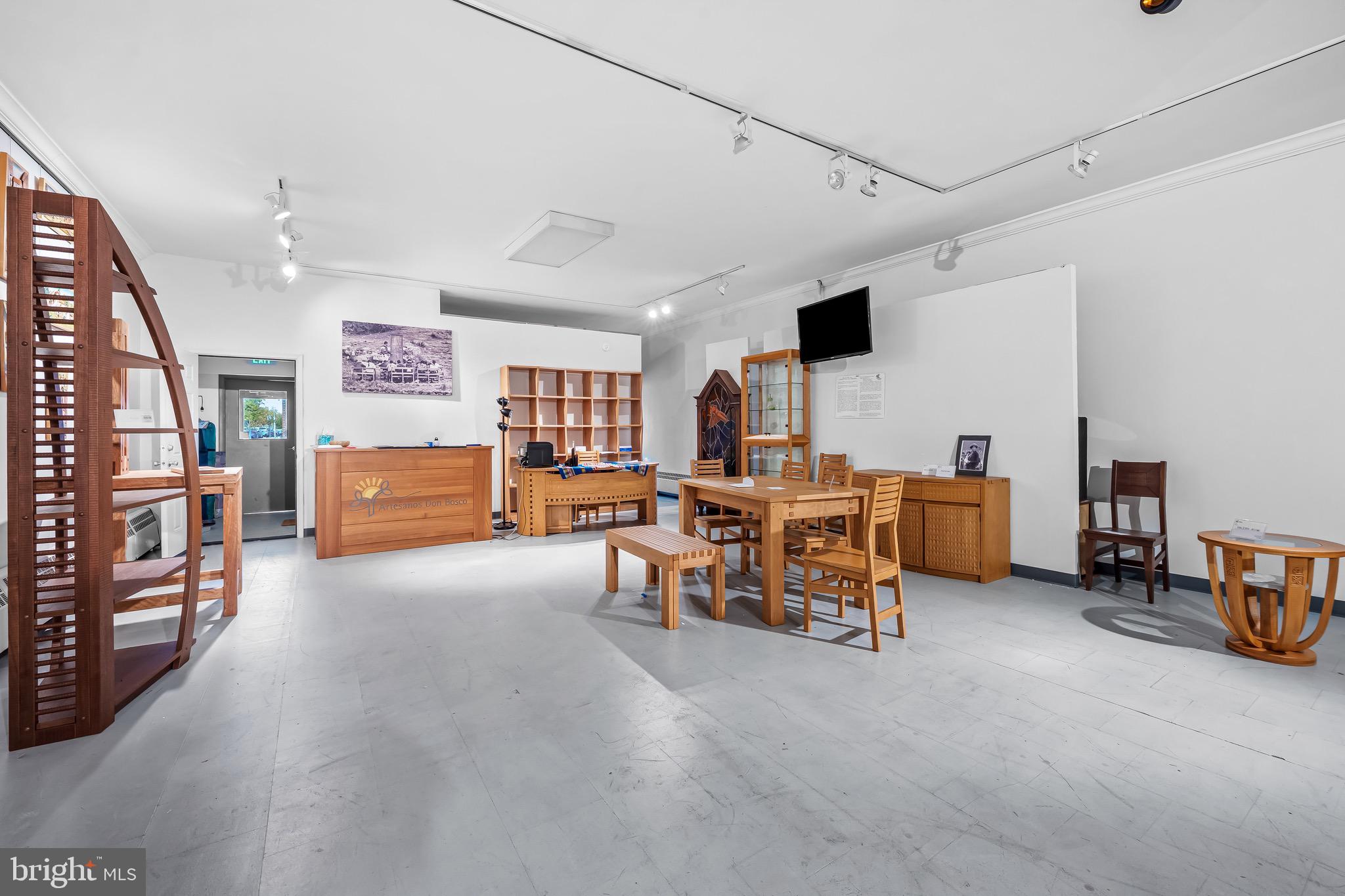 HIGHLANDTOWN - Residential