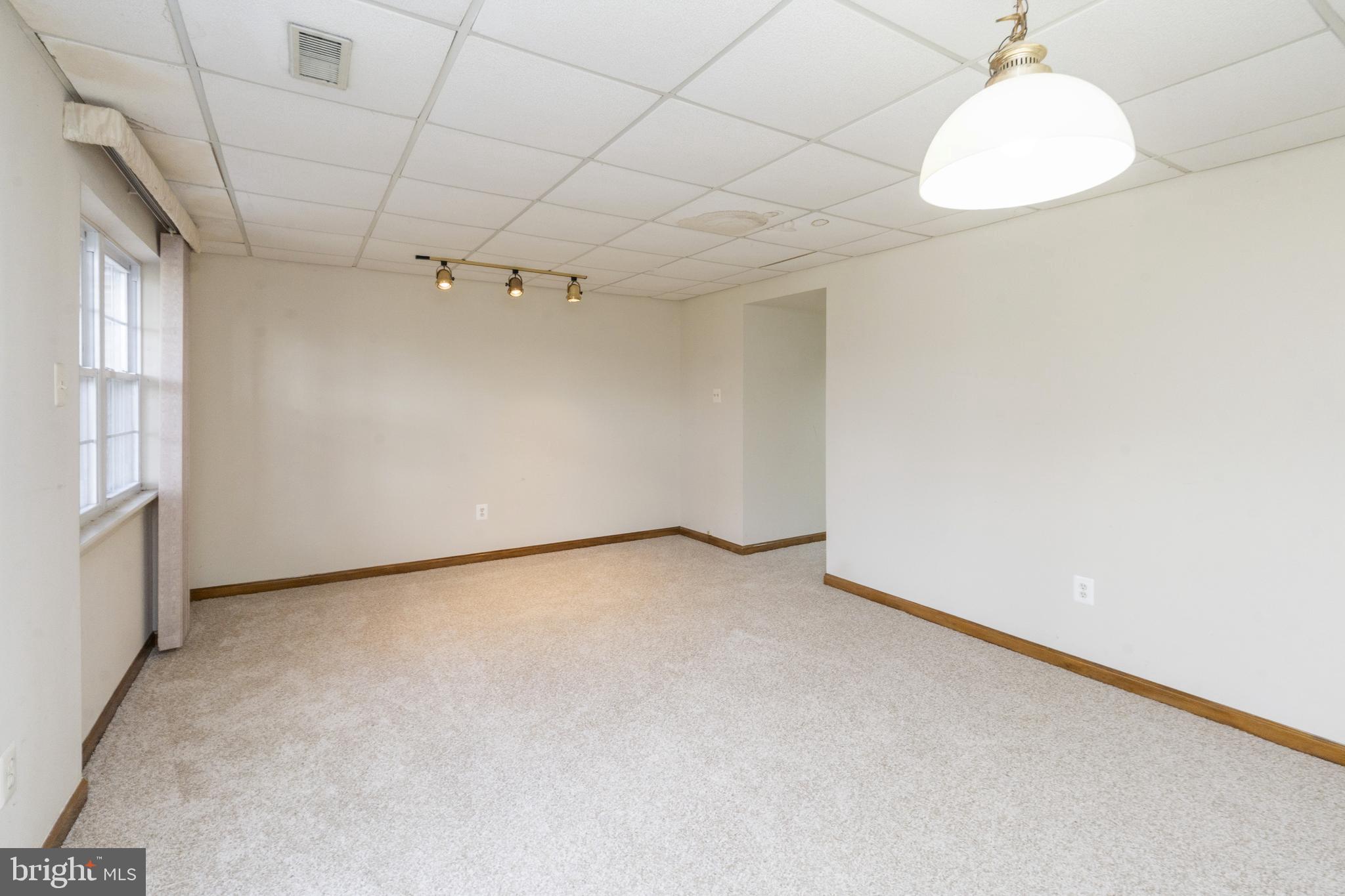 VILLAGE OF THOMAS RUN - Residential