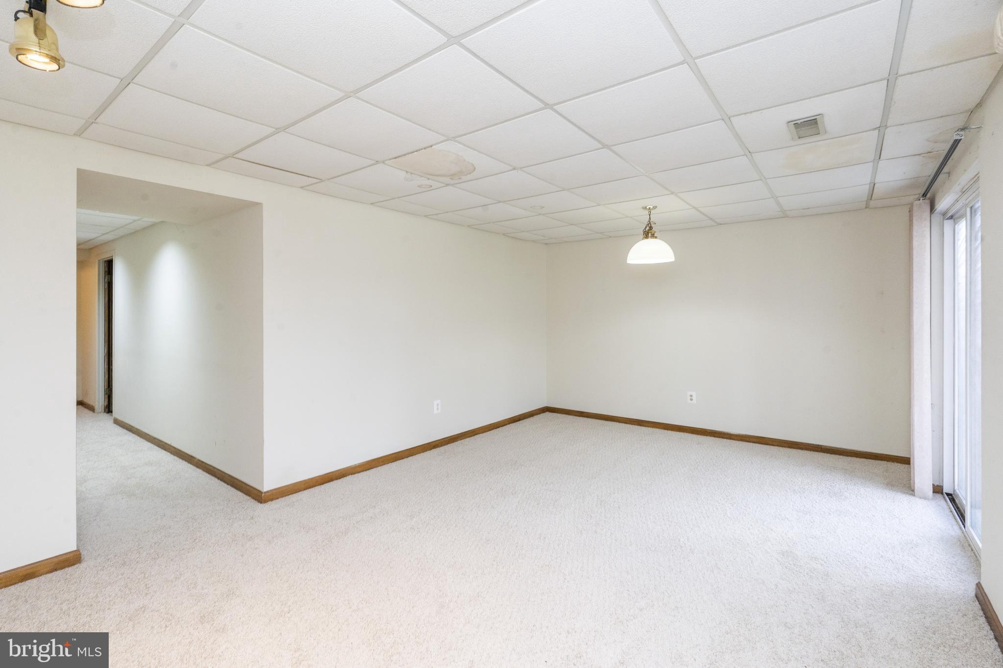 VILLAGE OF THOMAS RUN - Residential