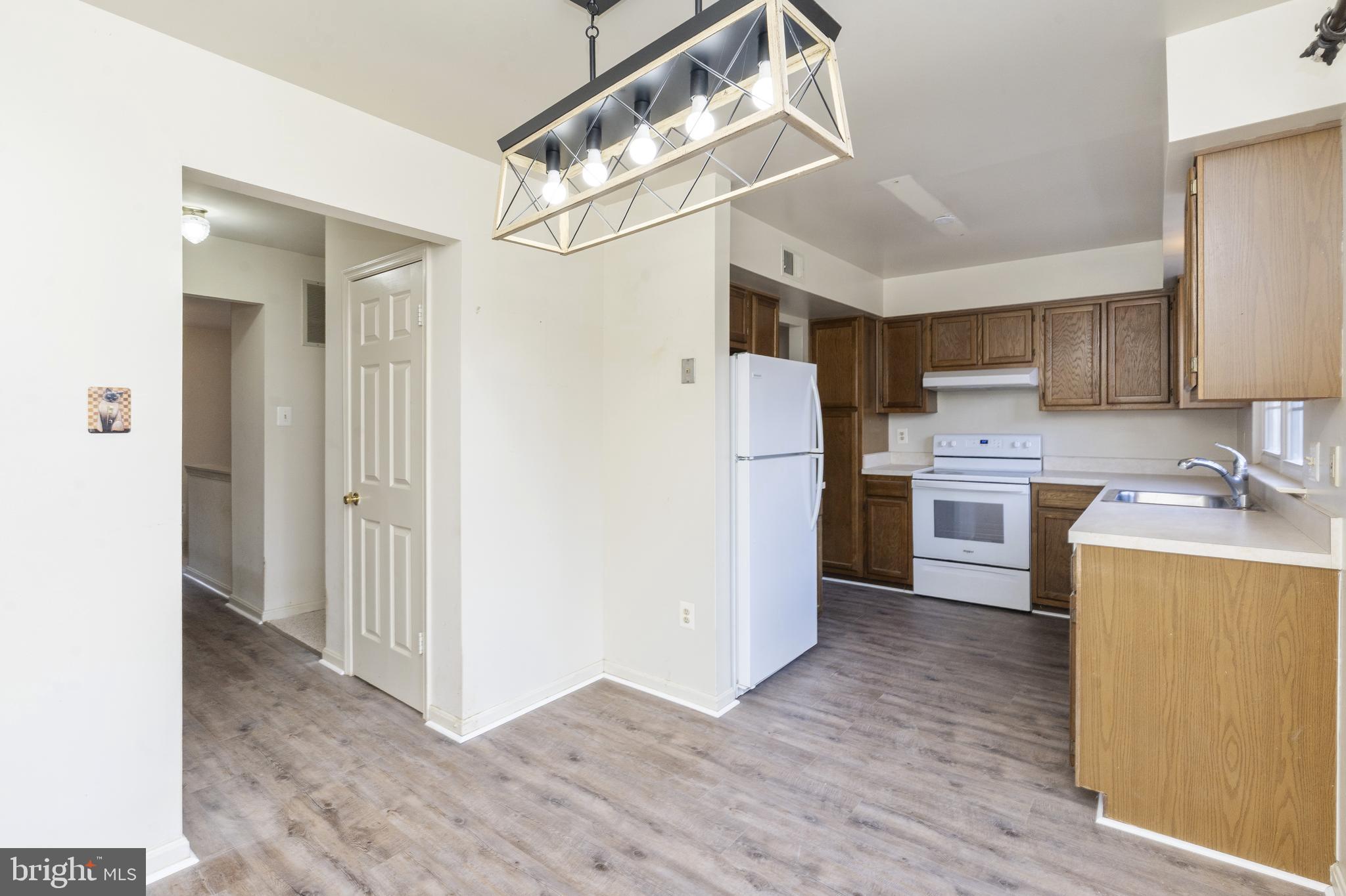 VILLAGE OF THOMAS RUN - Residential