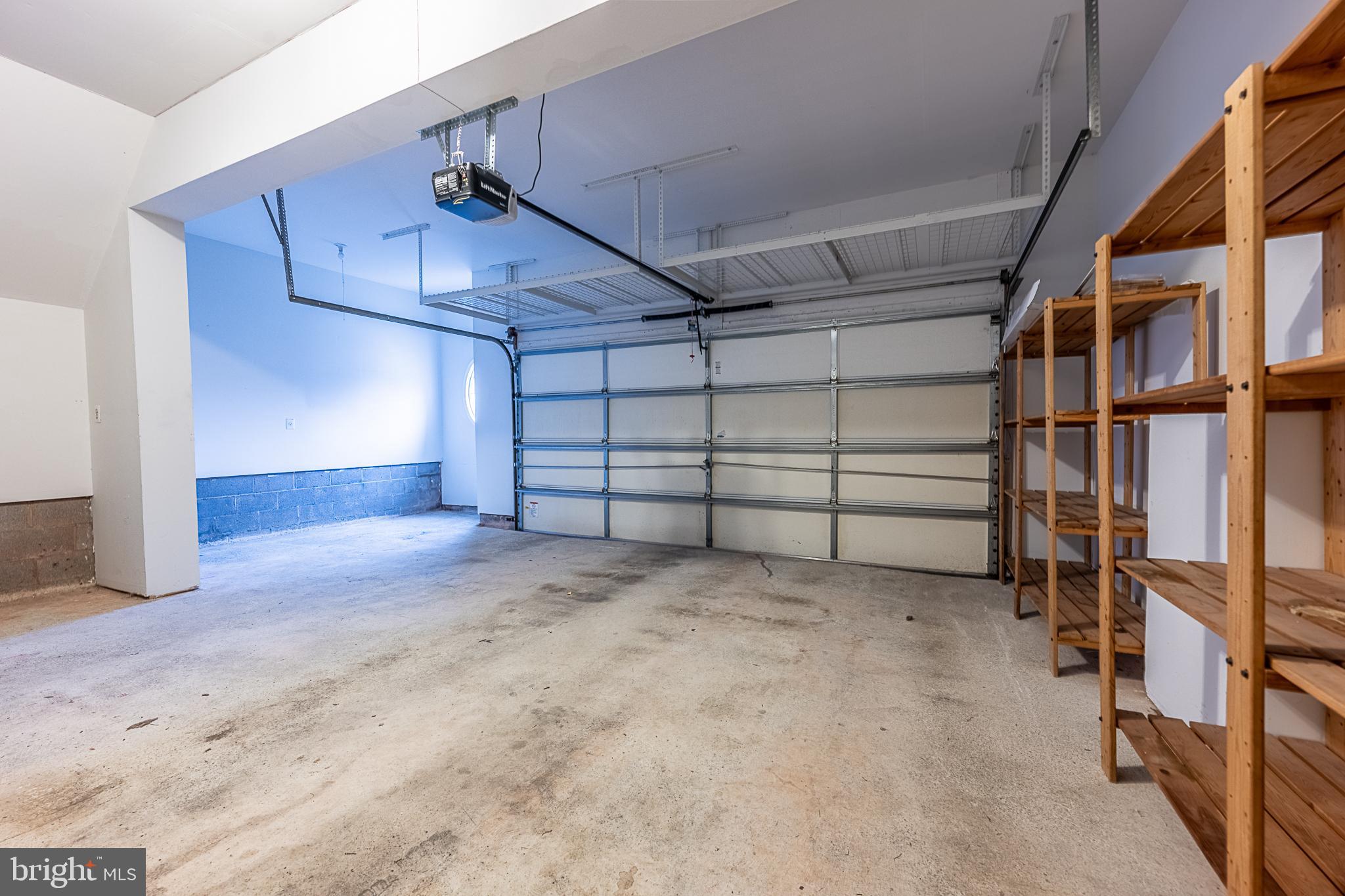 POTOMAC LAKES - Residential Lease