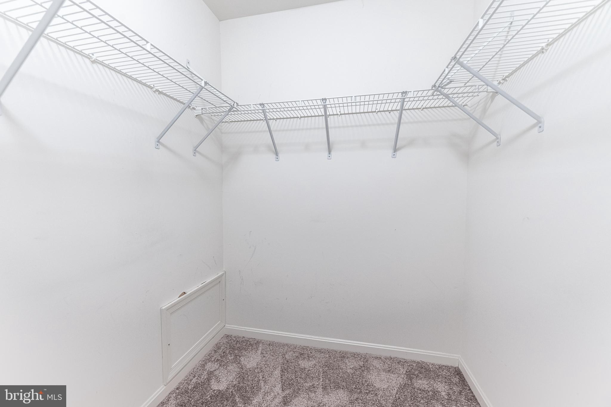 POTOMAC LAKES - Residential Lease