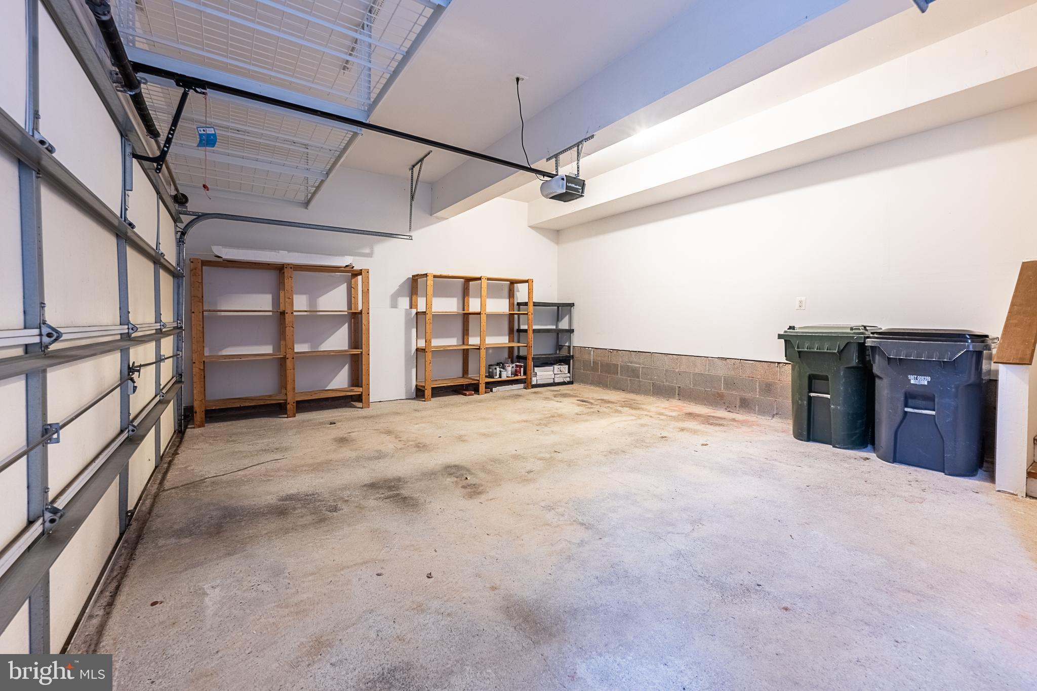 POTOMAC LAKES - Residential Lease