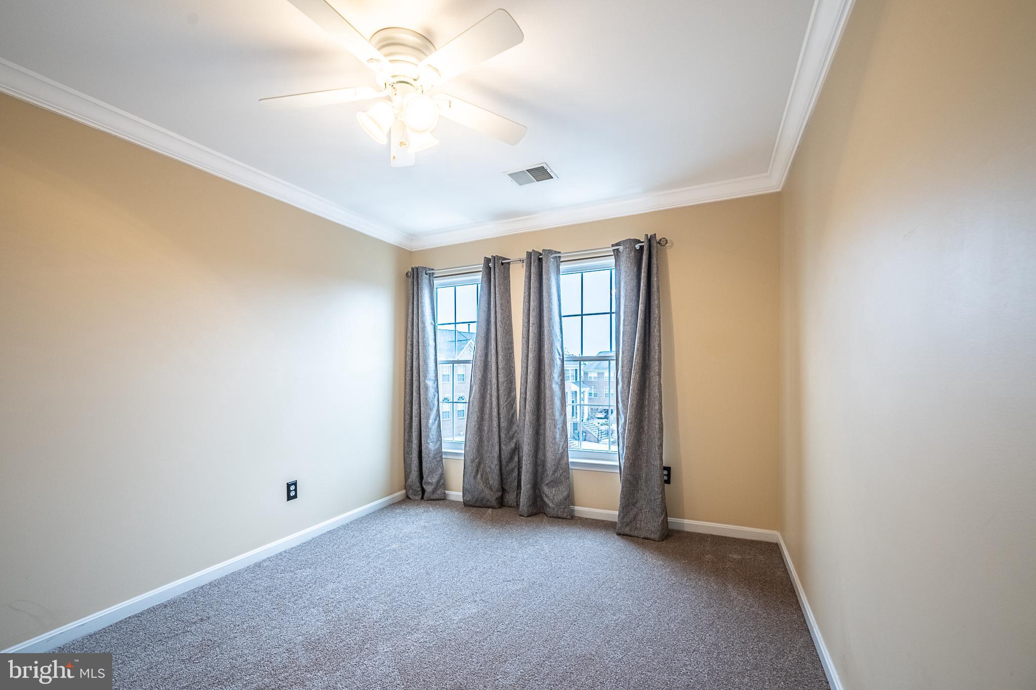 POTOMAC LAKES - Residential Lease