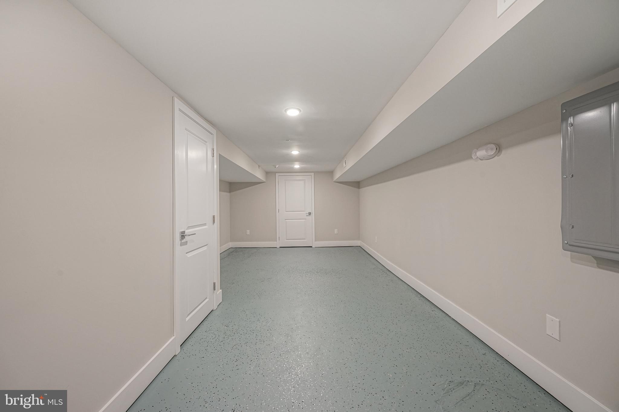 NORTHERN LIBERTIES - Commercial Lease