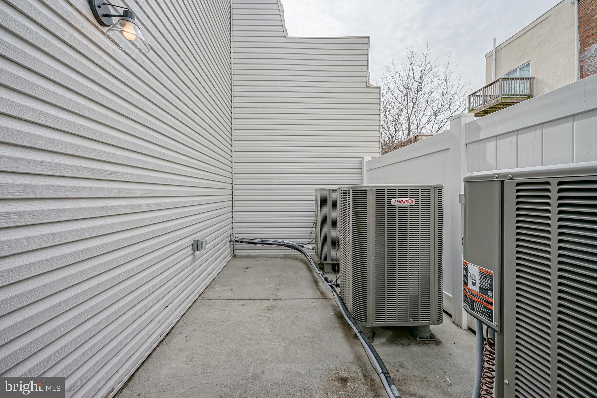 NORTHERN LIBERTIES - Commercial Lease