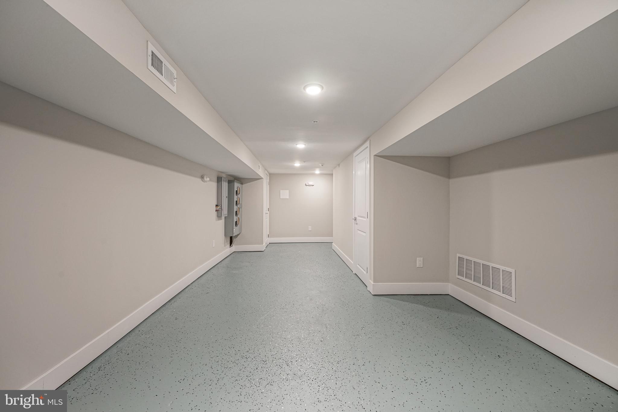 NORTHERN LIBERTIES - Commercial Lease