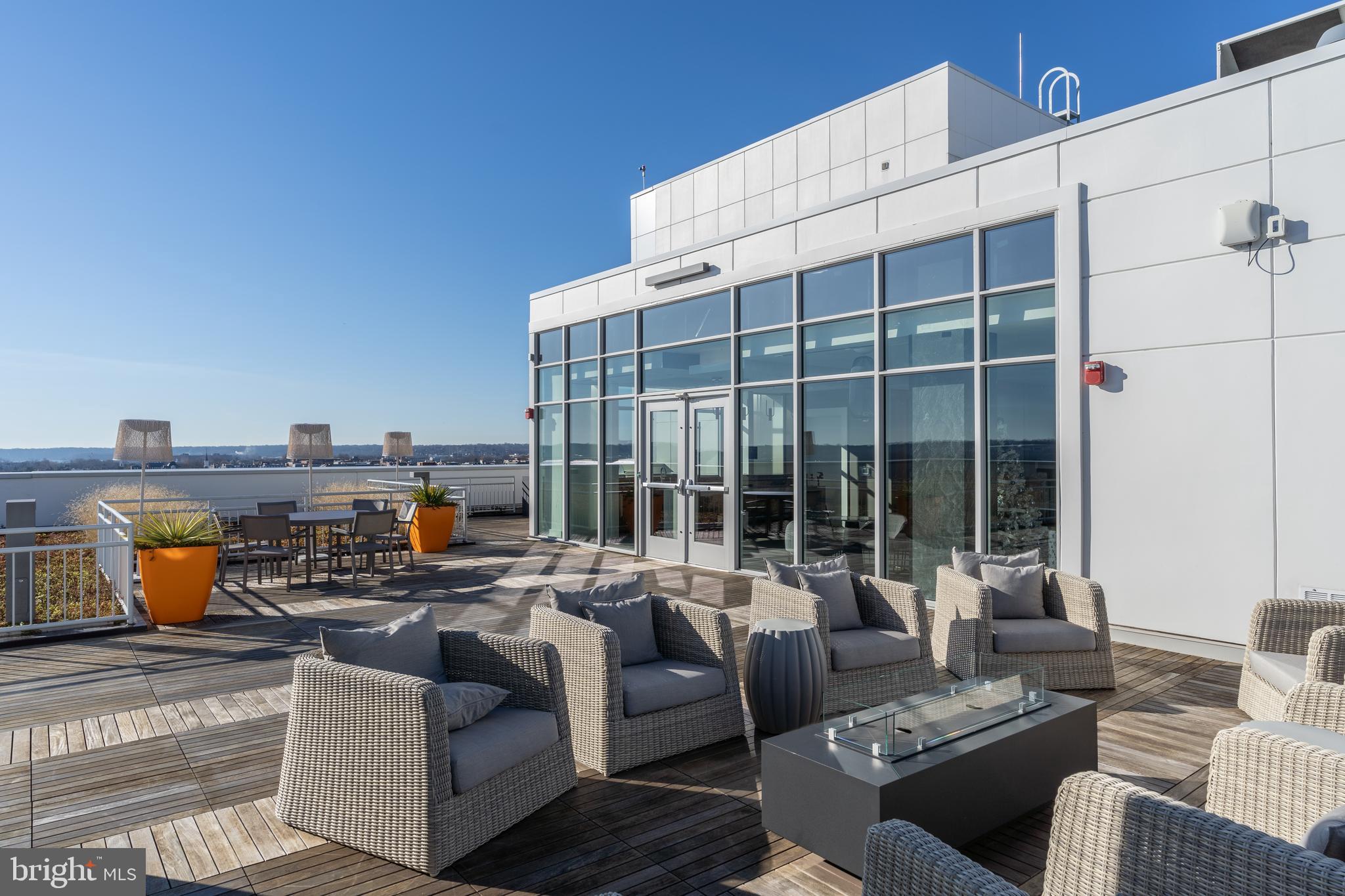 OLD TOWN ALEXANDRIA - Residential