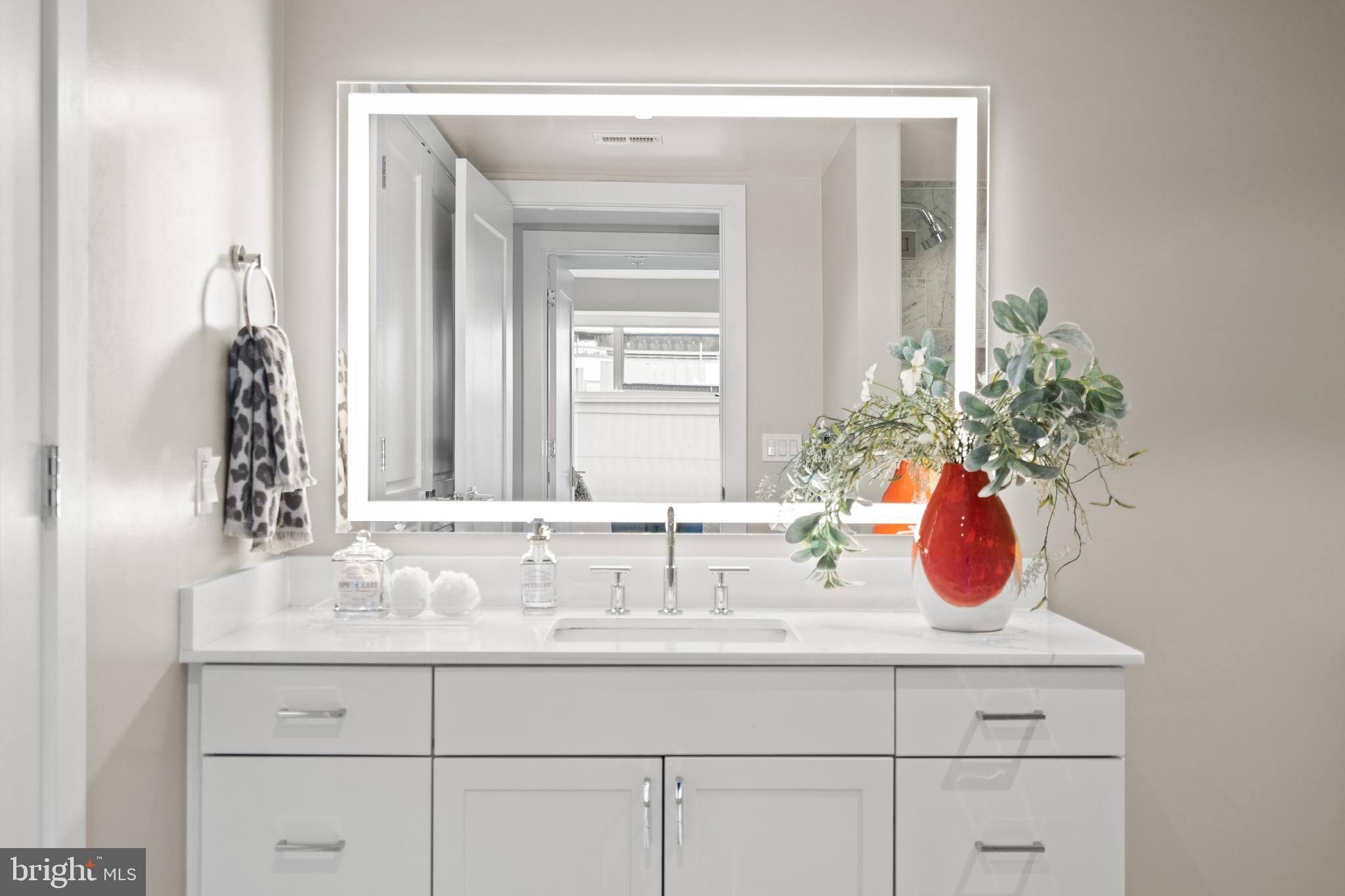 OLD TOWN ALEXANDRIA - Residential