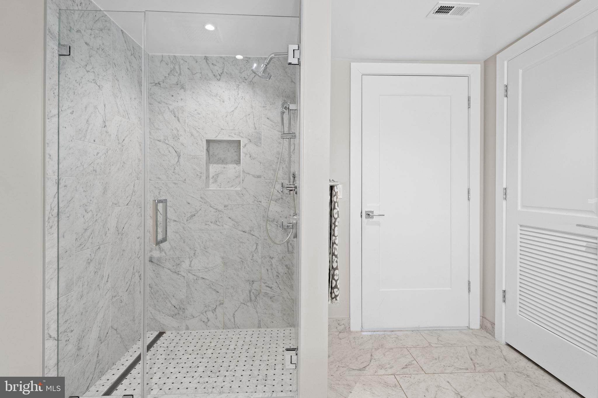 OLD TOWN ALEXANDRIA - Residential