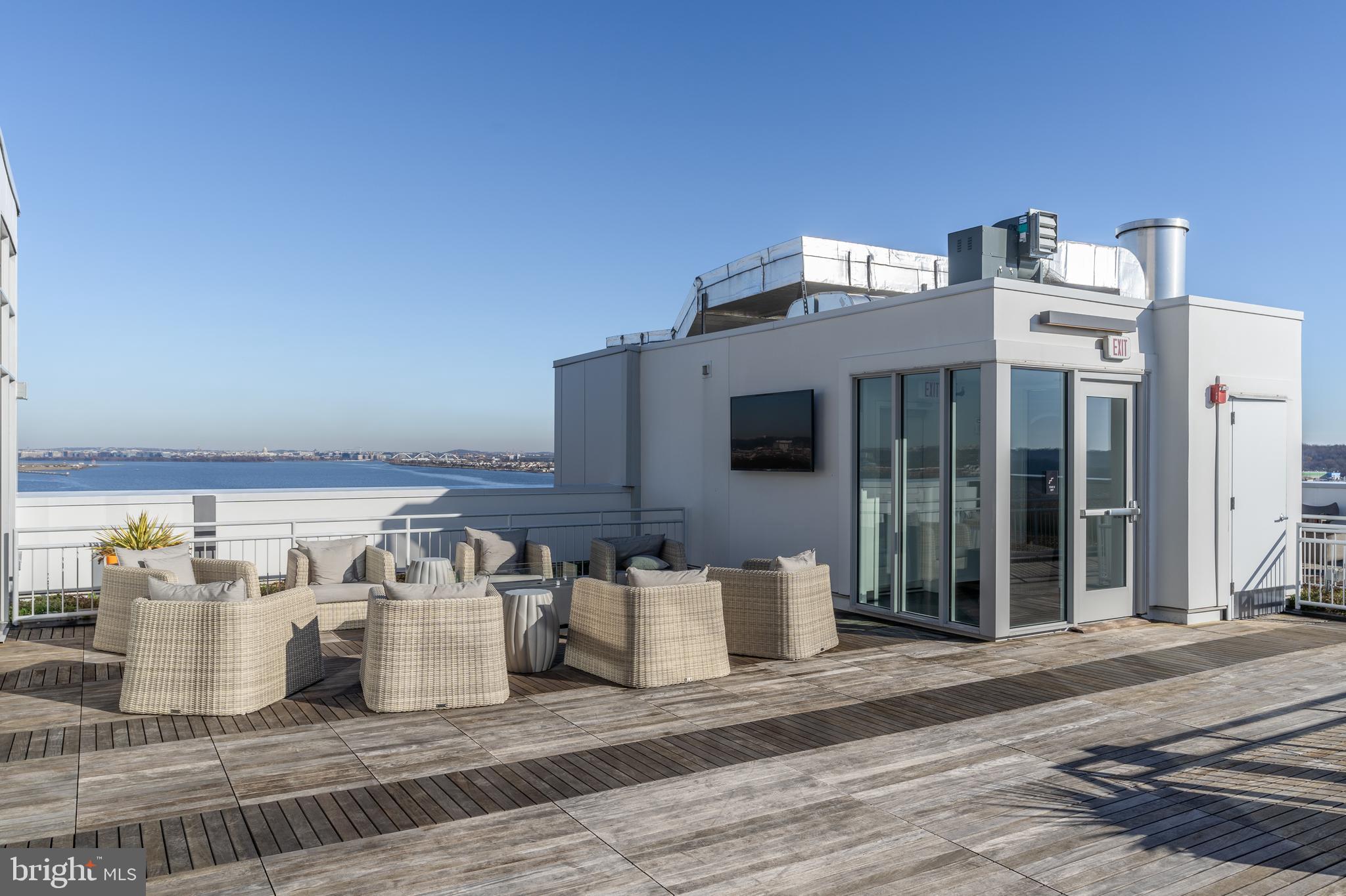 OLD TOWN ALEXANDRIA - Residential